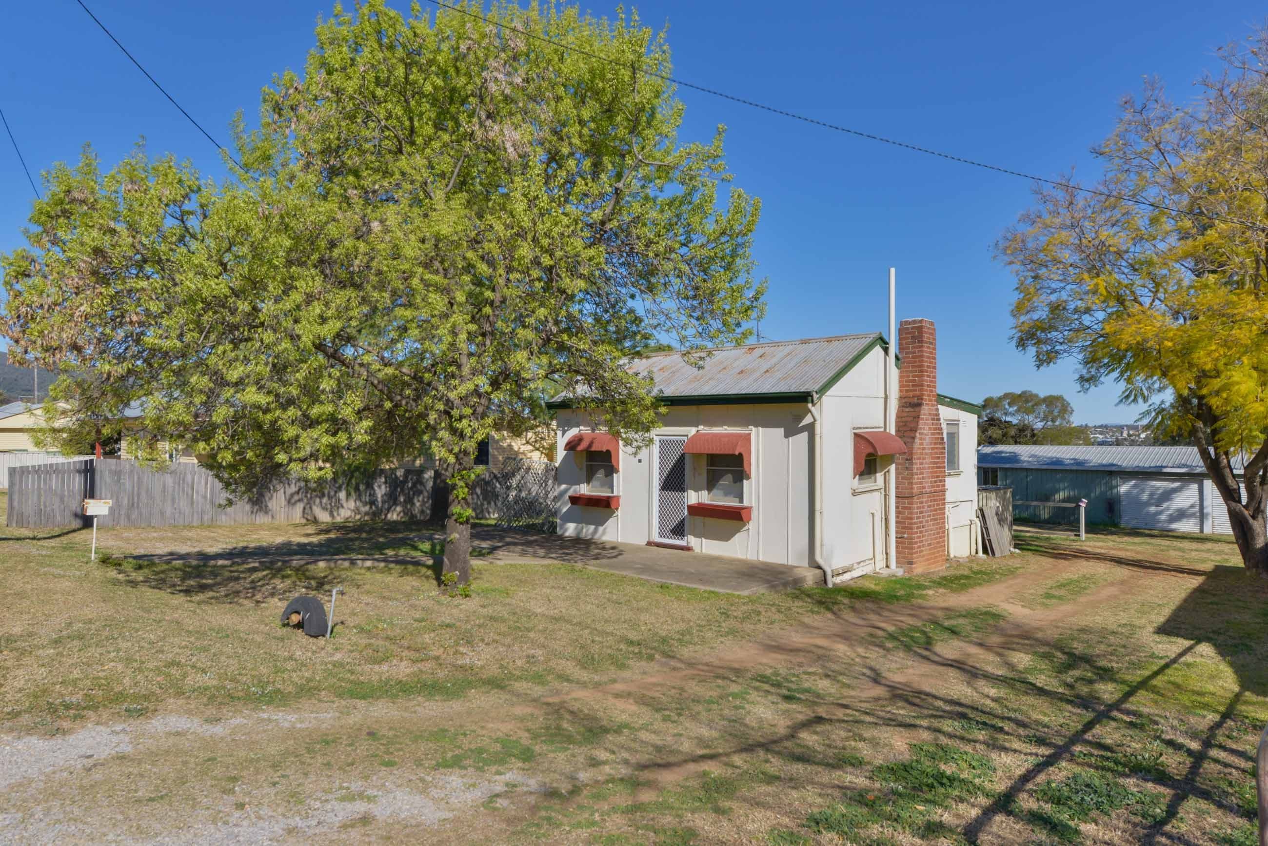 19 Johnston Street, North Tamworth - Image 1