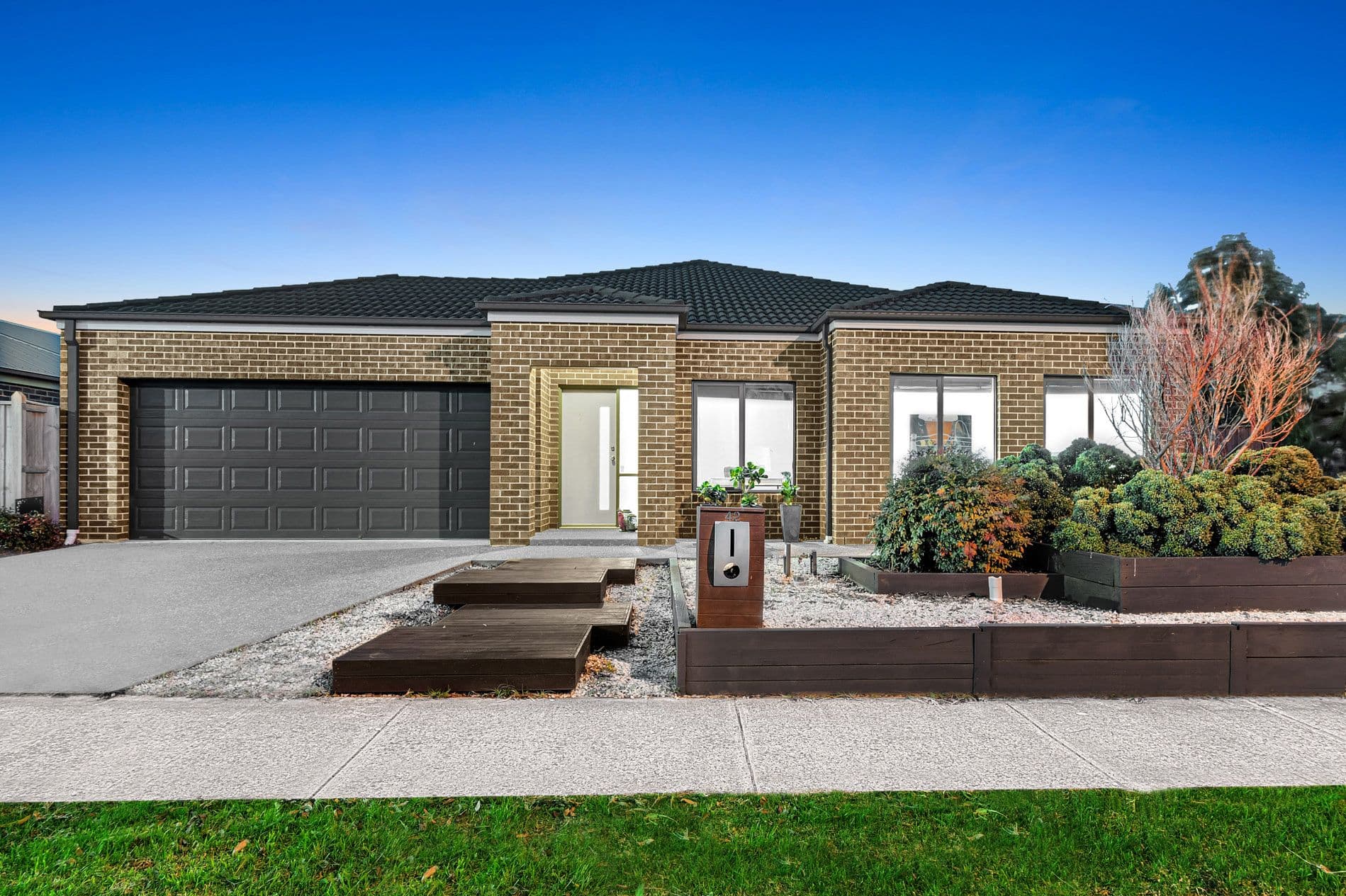 42 Chantenay Parade, Cranbourne North VIC 3977, Cranbourne North - Image 1