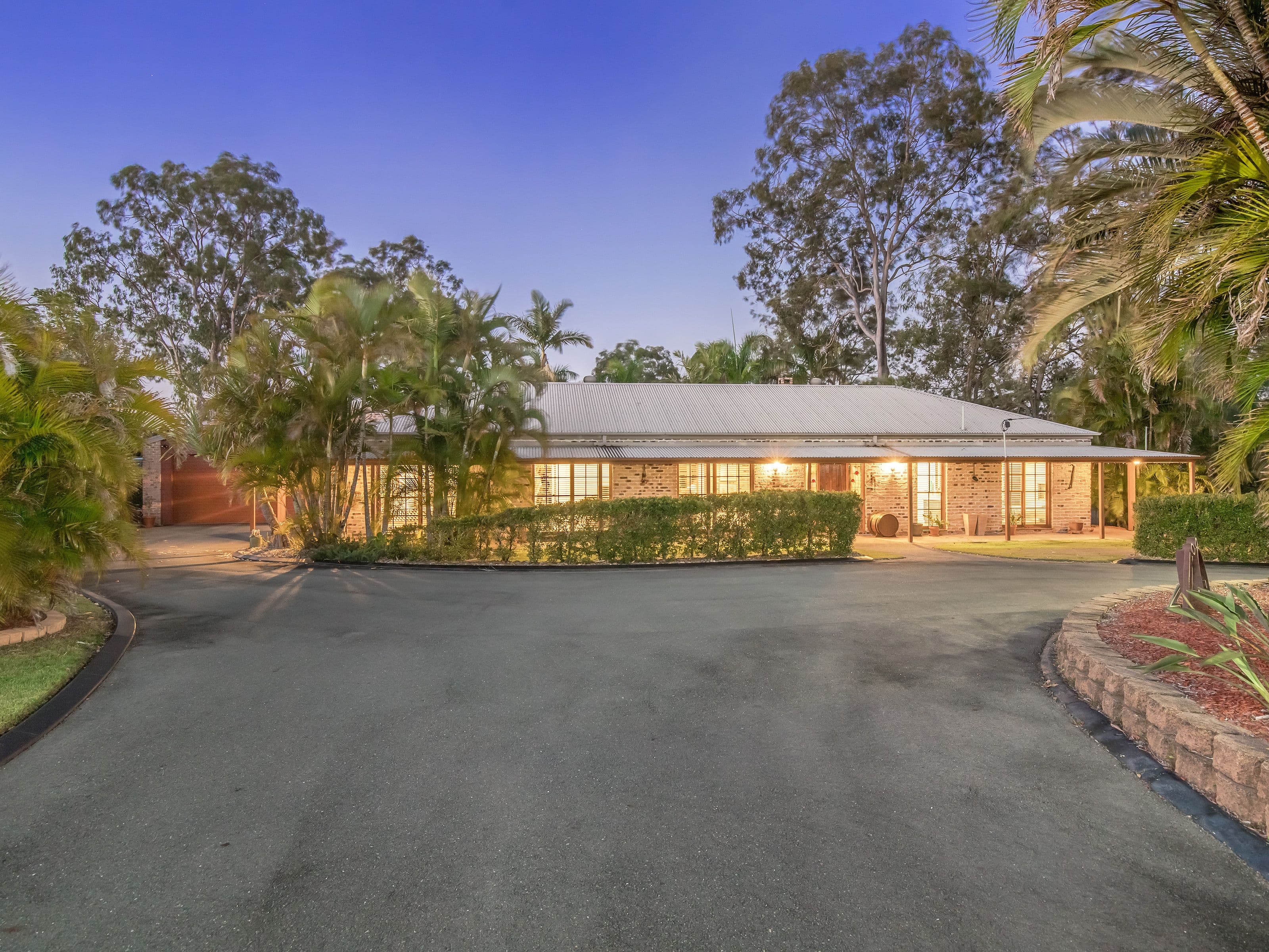 7 Innisfail Road, Highland Park QLD 4211, Highland Park - Image 1