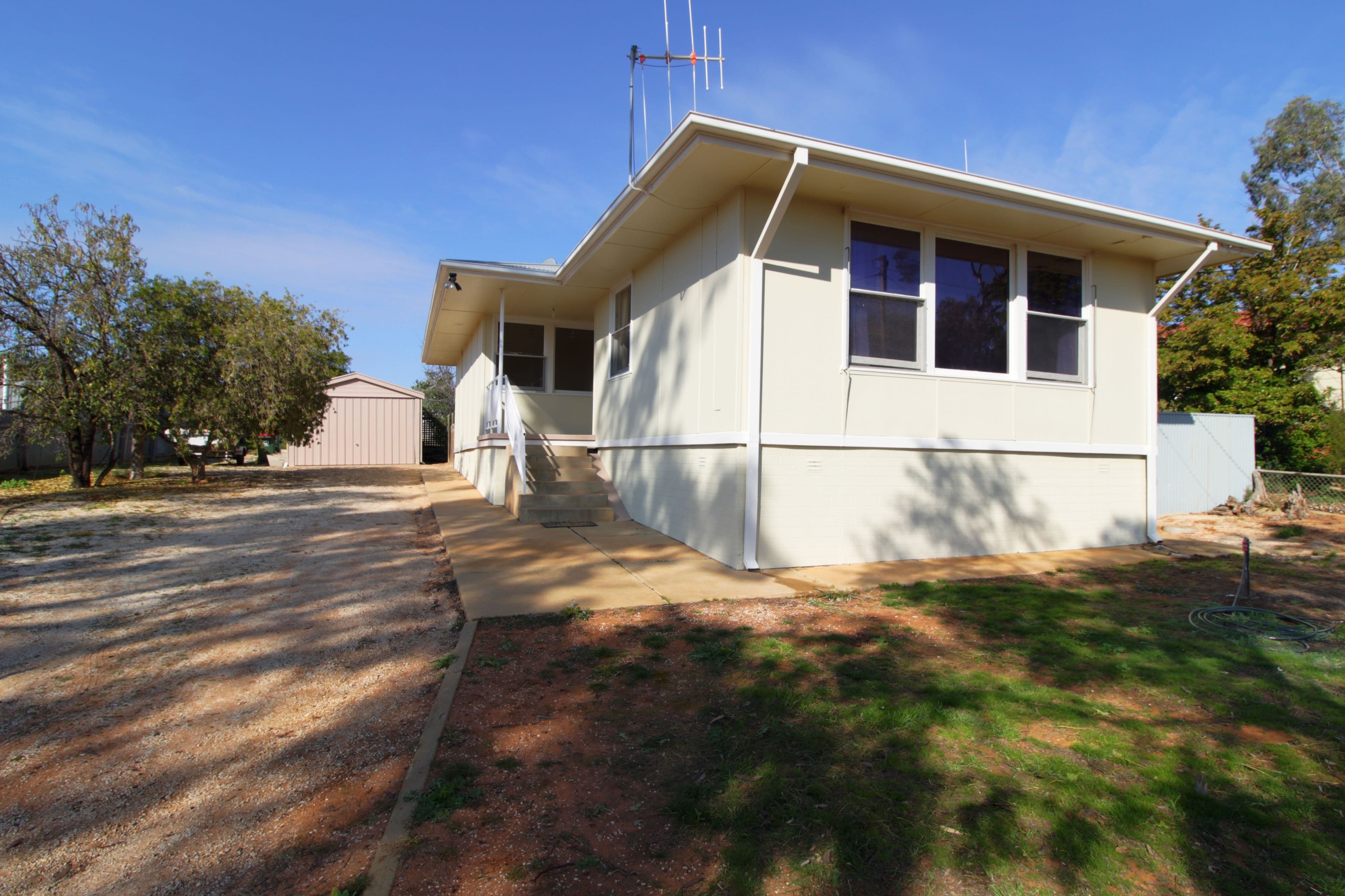 35 Hayward Terrace, Loxton SA 5333, Loxton - Image 1