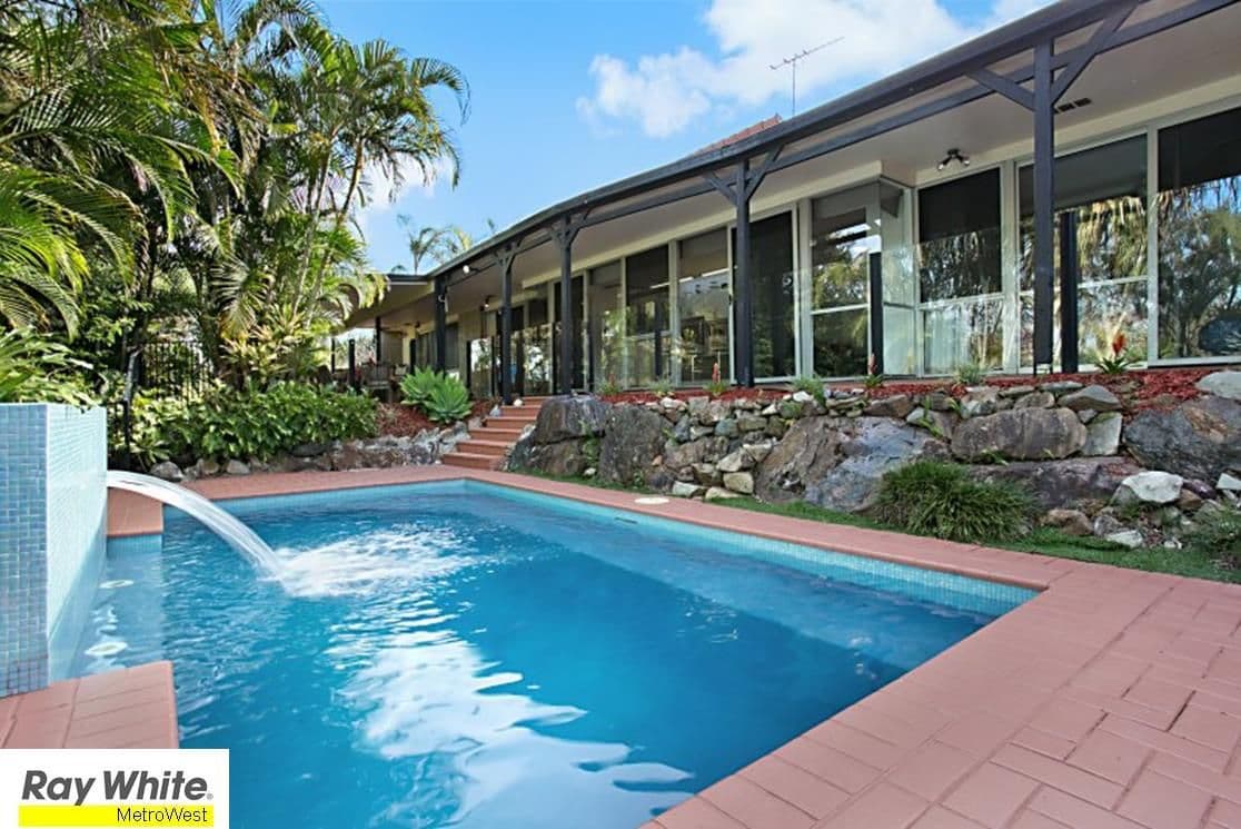 10 Hannah Street, MOUNT OMMANEY QLD 4074, Mount Ommaney - Image 1