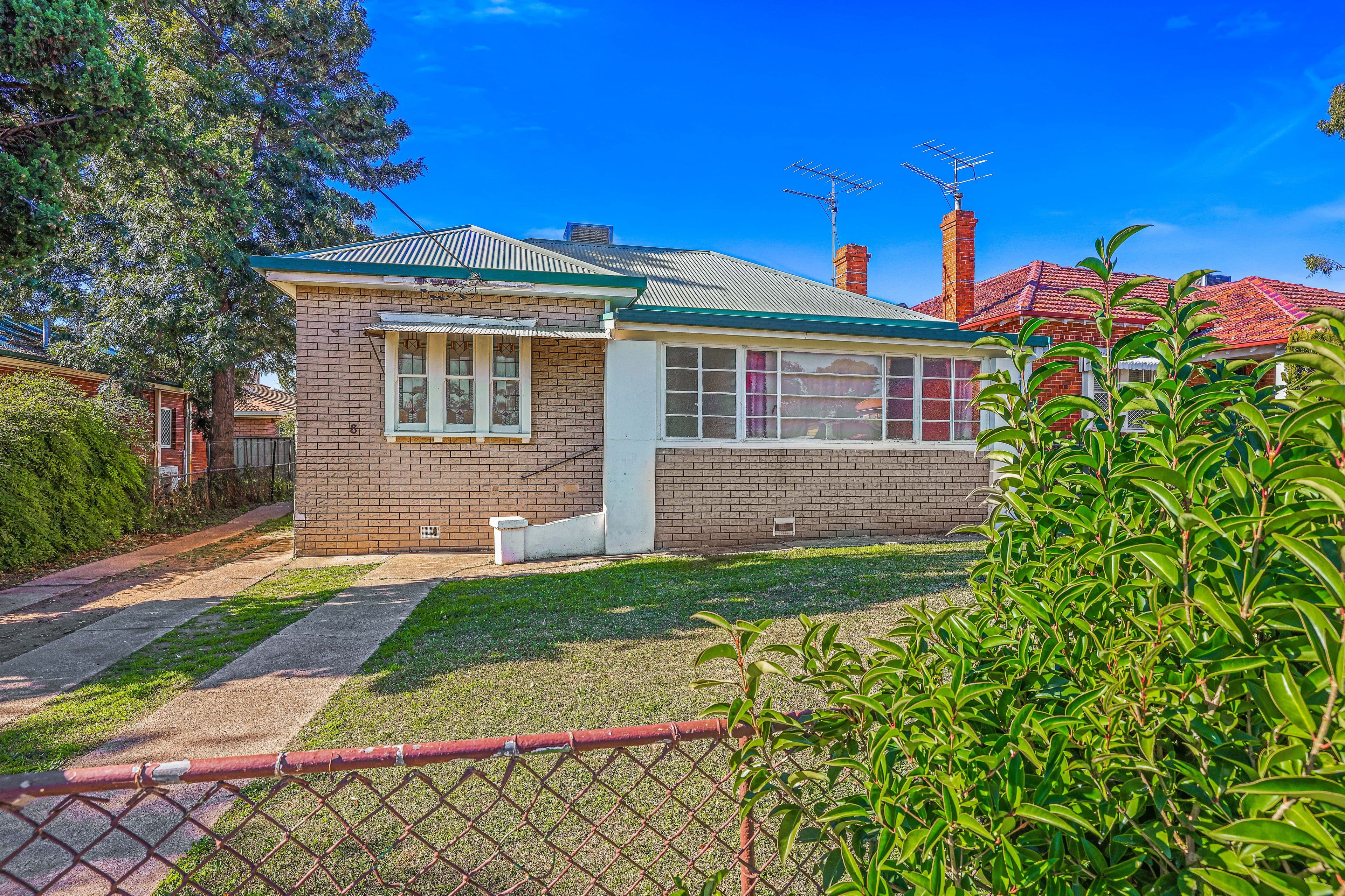 8 Phillip Street, Tamworth NSW 2340, Tamworth - Image 1