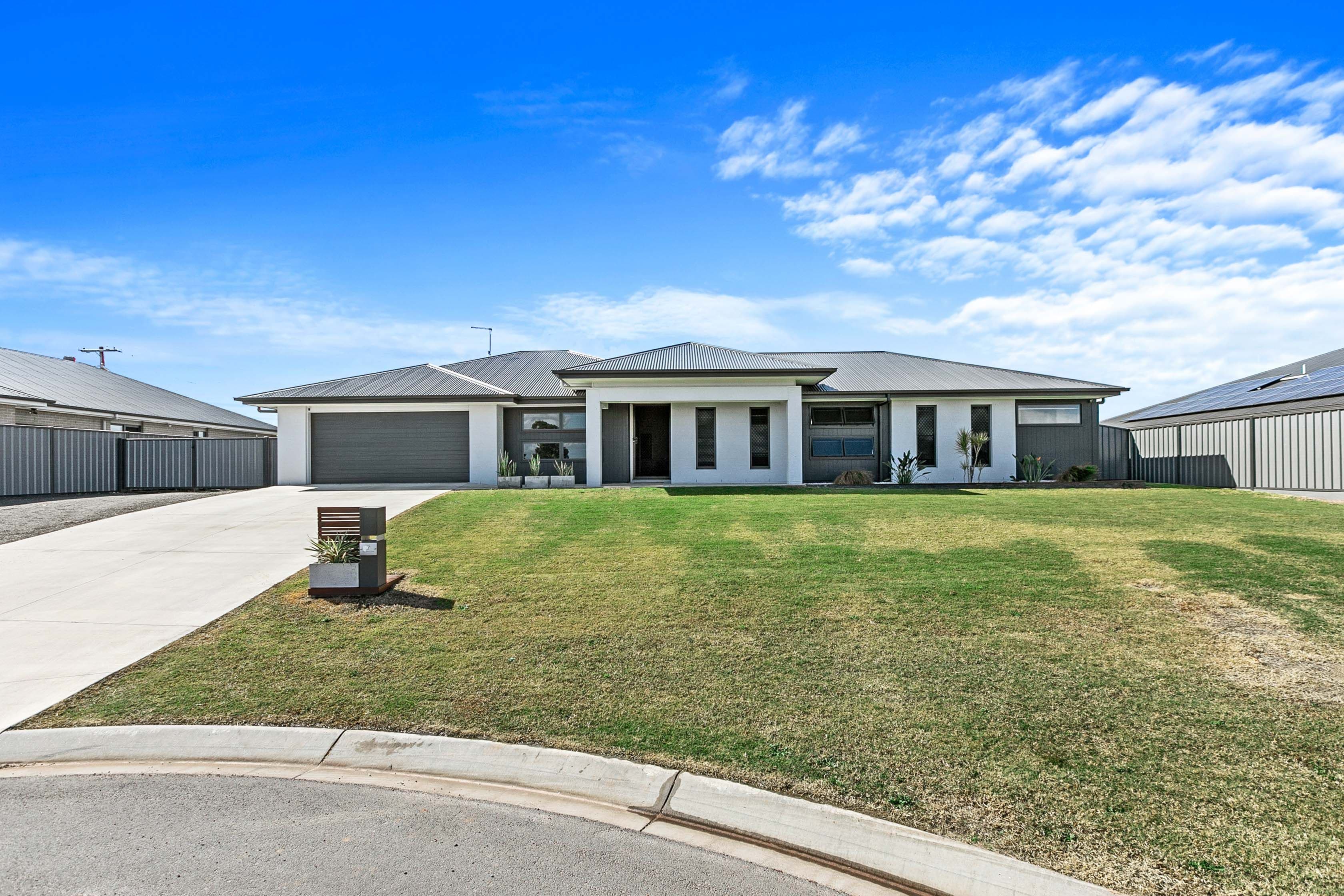7 Catalina Court, BOORAL QLD 4655, Booral - Image 1