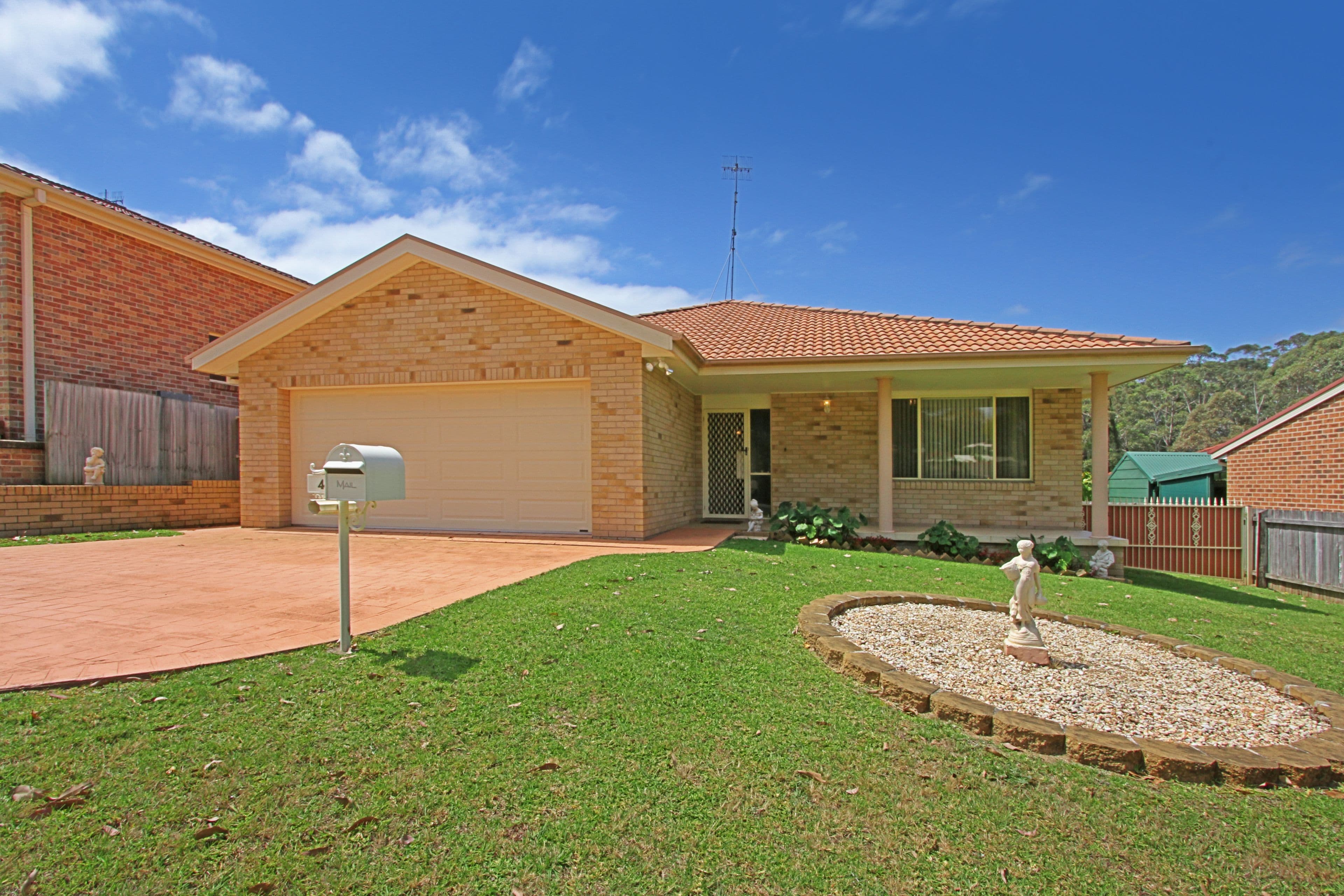4 Wentworth Avenue, Sunshine Bay - Image 1