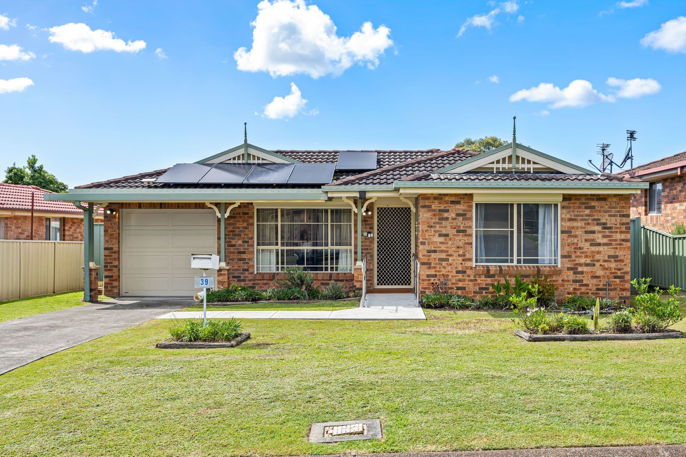 39 Country Grove Drive, Cameron Park NSW 2285, Cameron Park - Image 1