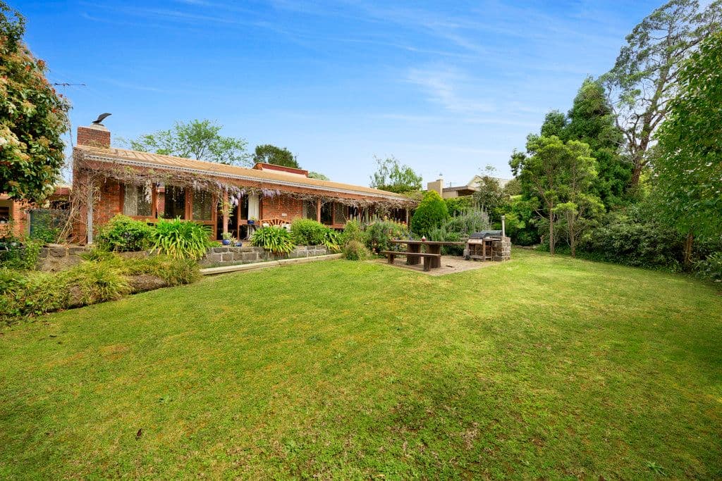 33 Sinclair Avenue, Templestowe Lower VIC 3107, Templestowe Lower - Image 1