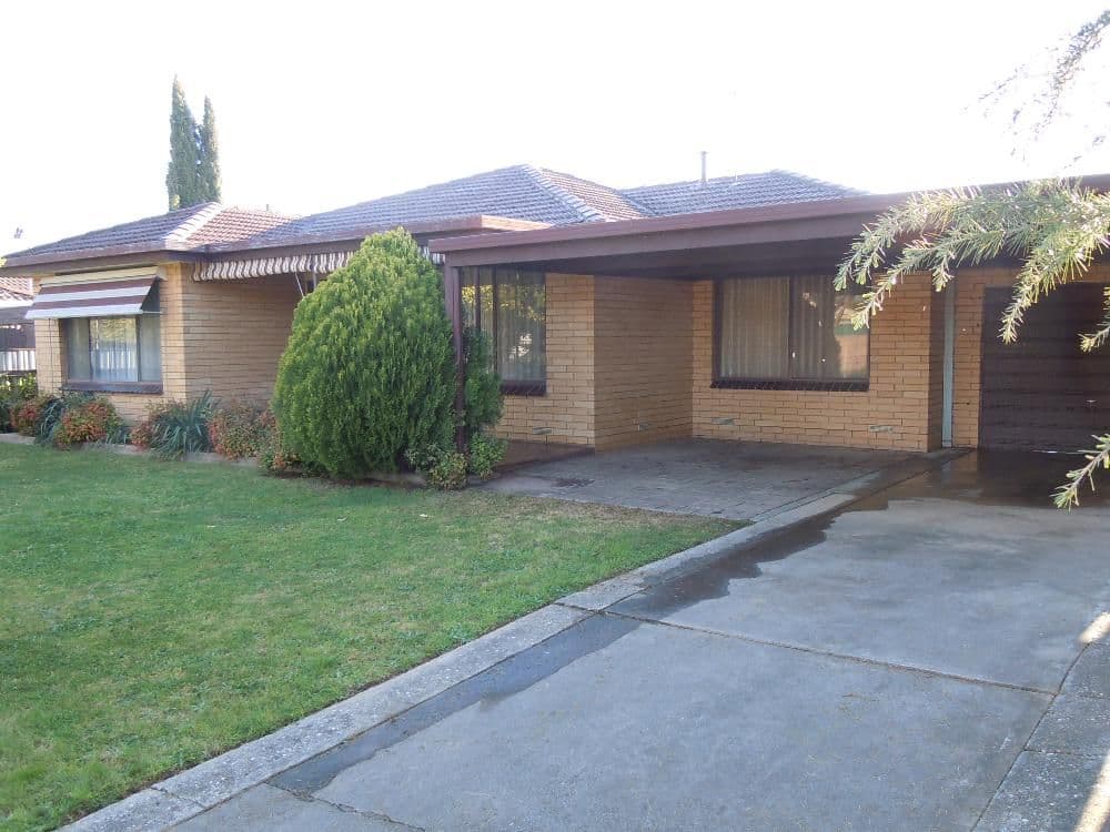 385 Dale Crescent, LAVINGTON NSW 2641, Lavington - Image 1