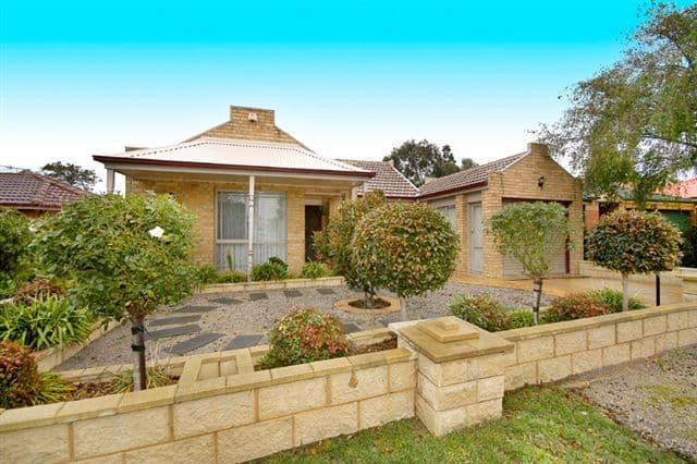 16 Perry Court, ROXBURGH PARK VIC 3064, Roxburgh Park - Image 1