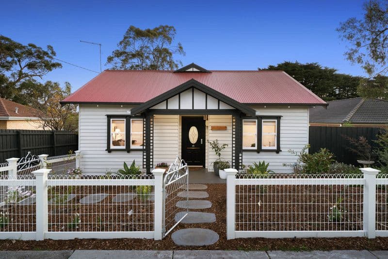 4 The Crescent, Ferntree Gully - Image 1