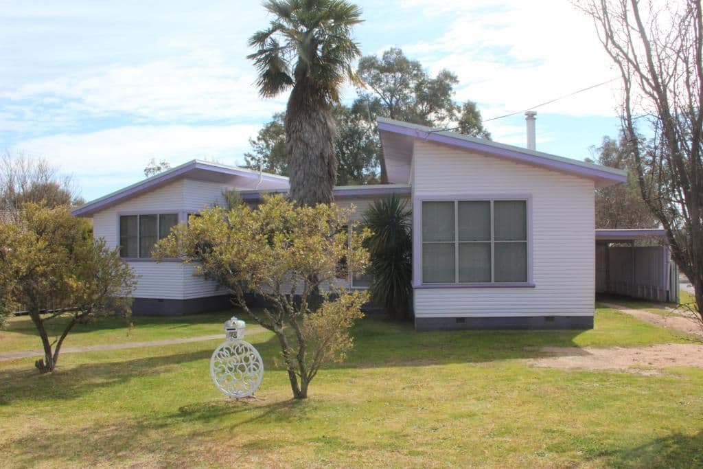 260 DOUGLAS Street, TENTERFIELD NSW 2372, Tenterfield - Image 1