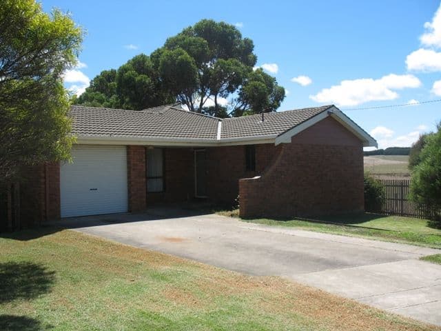 102 Woodend Road, WARRNAMBOOL VIC 3280, Warrnambool - Image 1