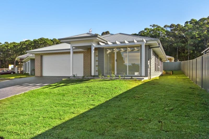 14 Eyre Crescent, Burrill Lake - Image 1