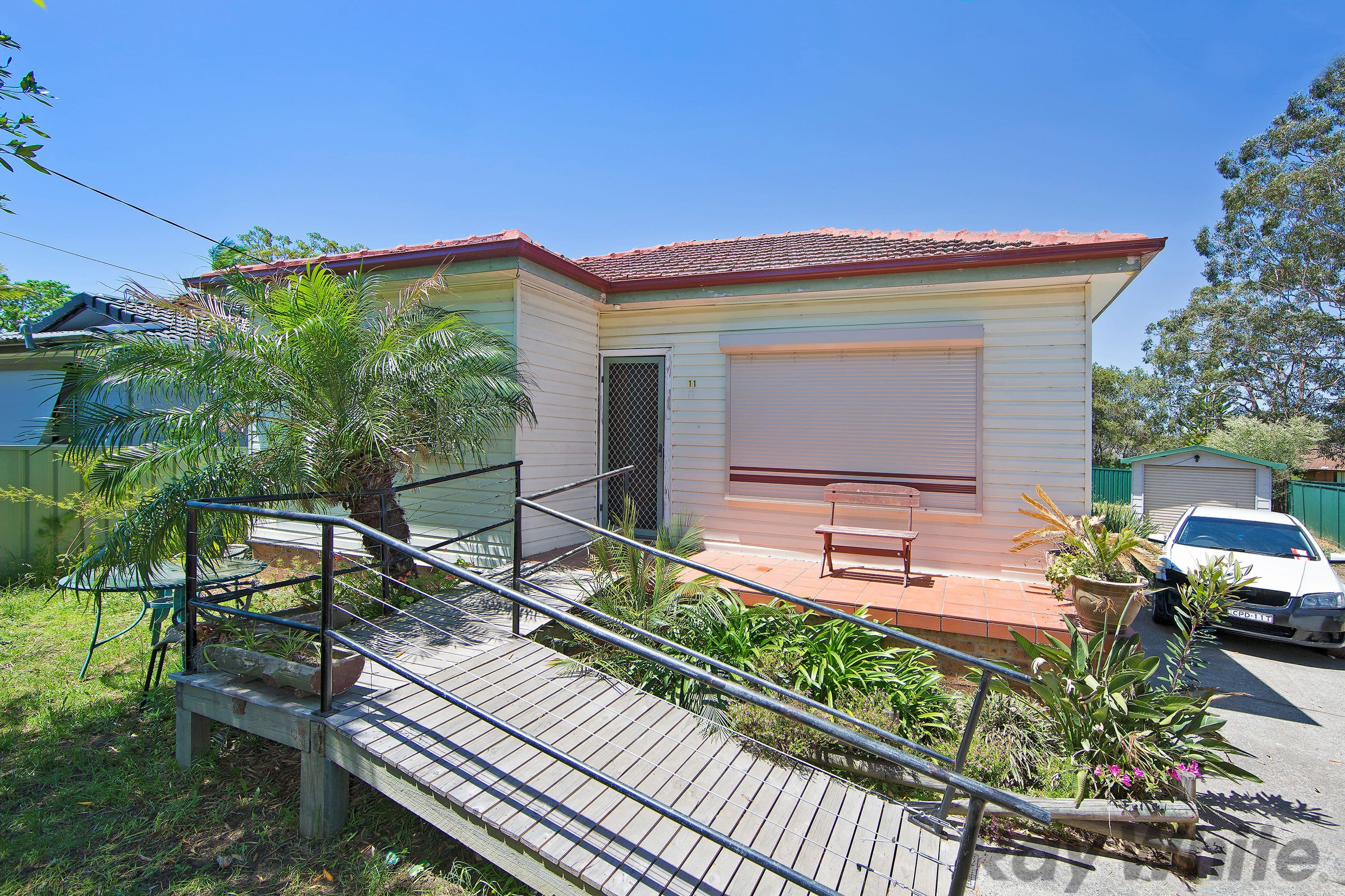 11 Kawana Avenue, Blue Haven - Image 1