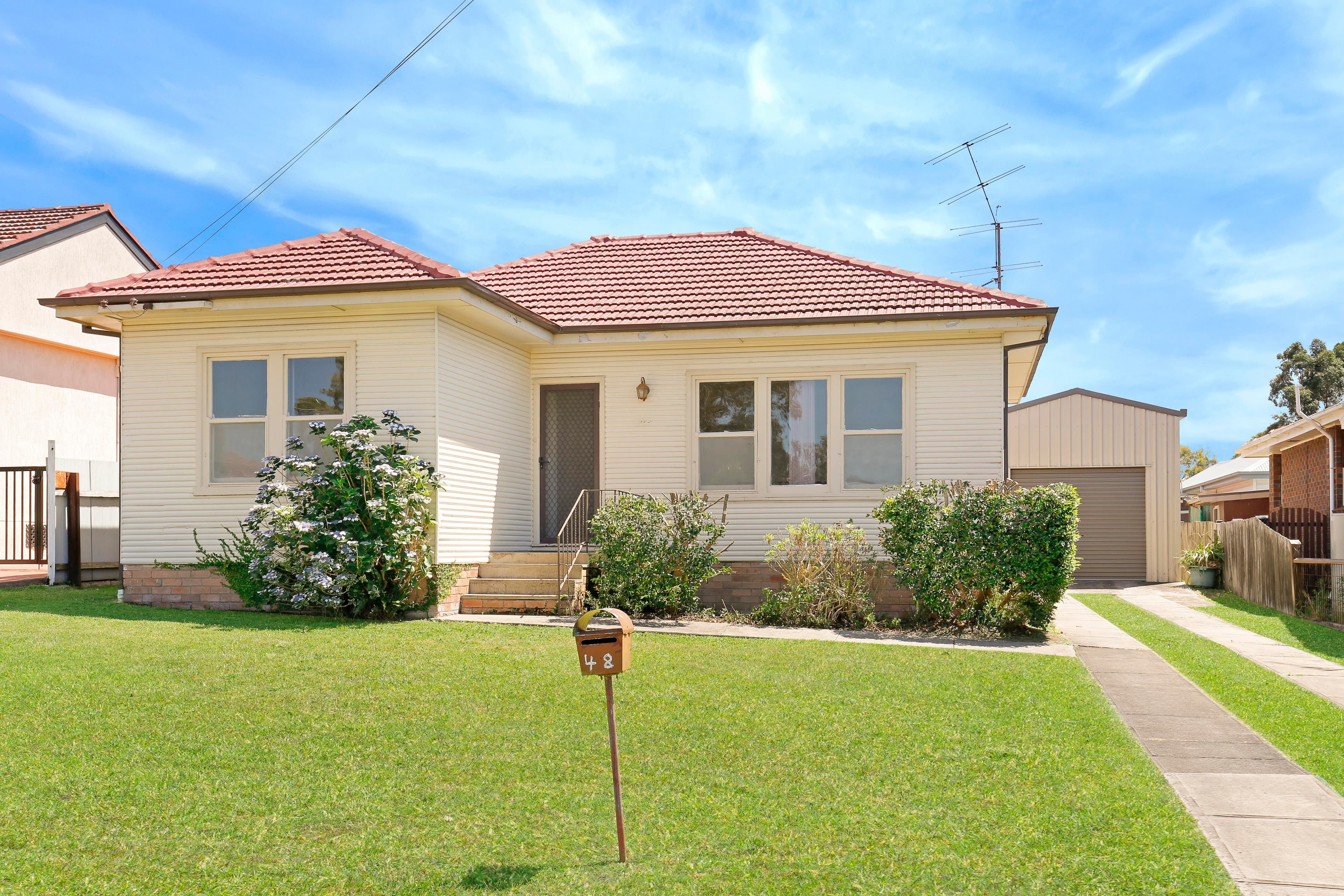 48 Lombard Avenue, Fairy Meadow - Image 1