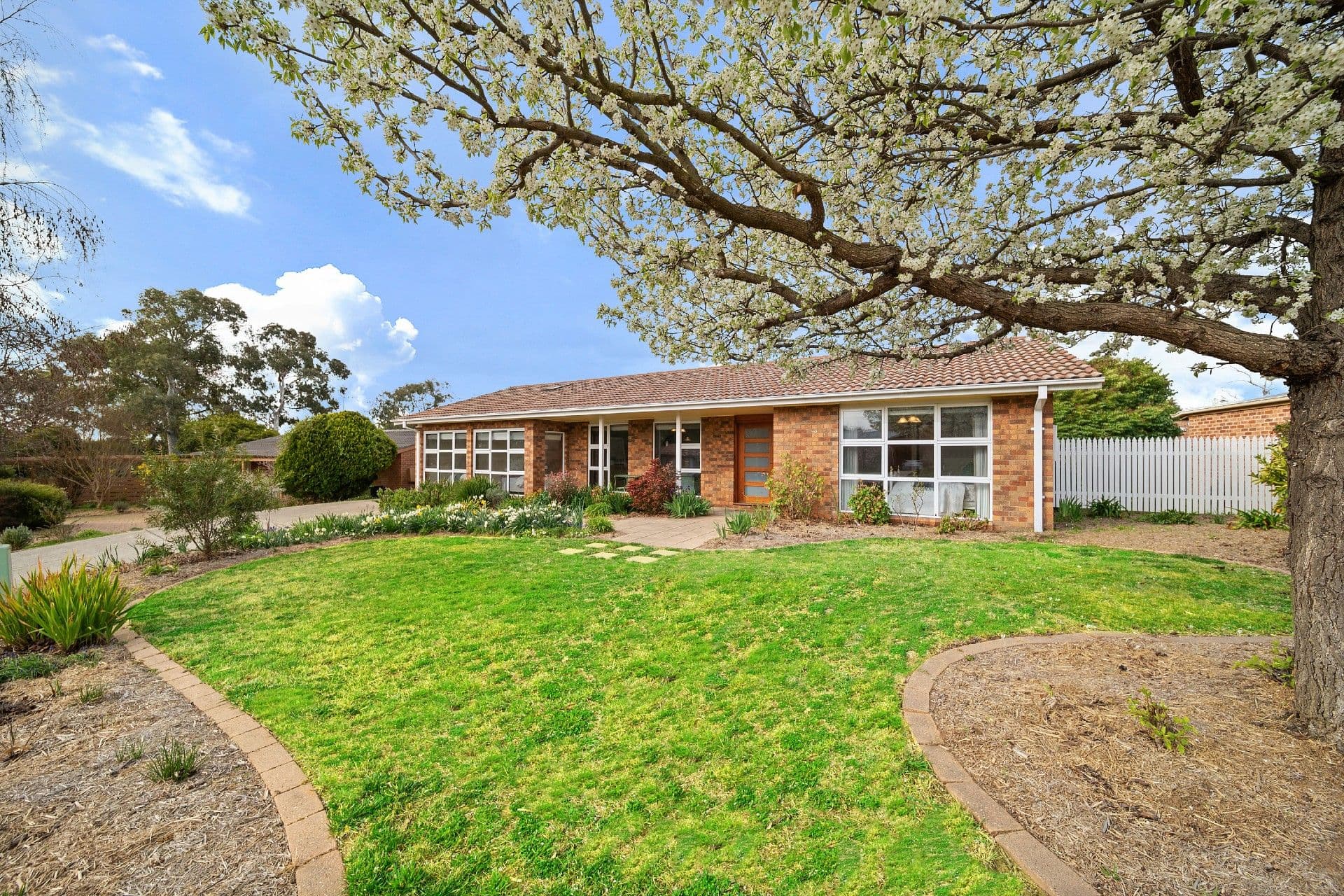 6 Hayden Close, Florey ACT 2615, Florey - Image 1