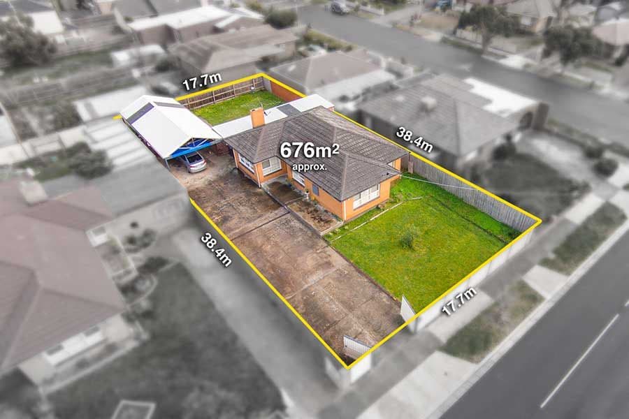 17 Selwyn Avenue, Craigieburn VIC 3064, Craigieburn - Image 1