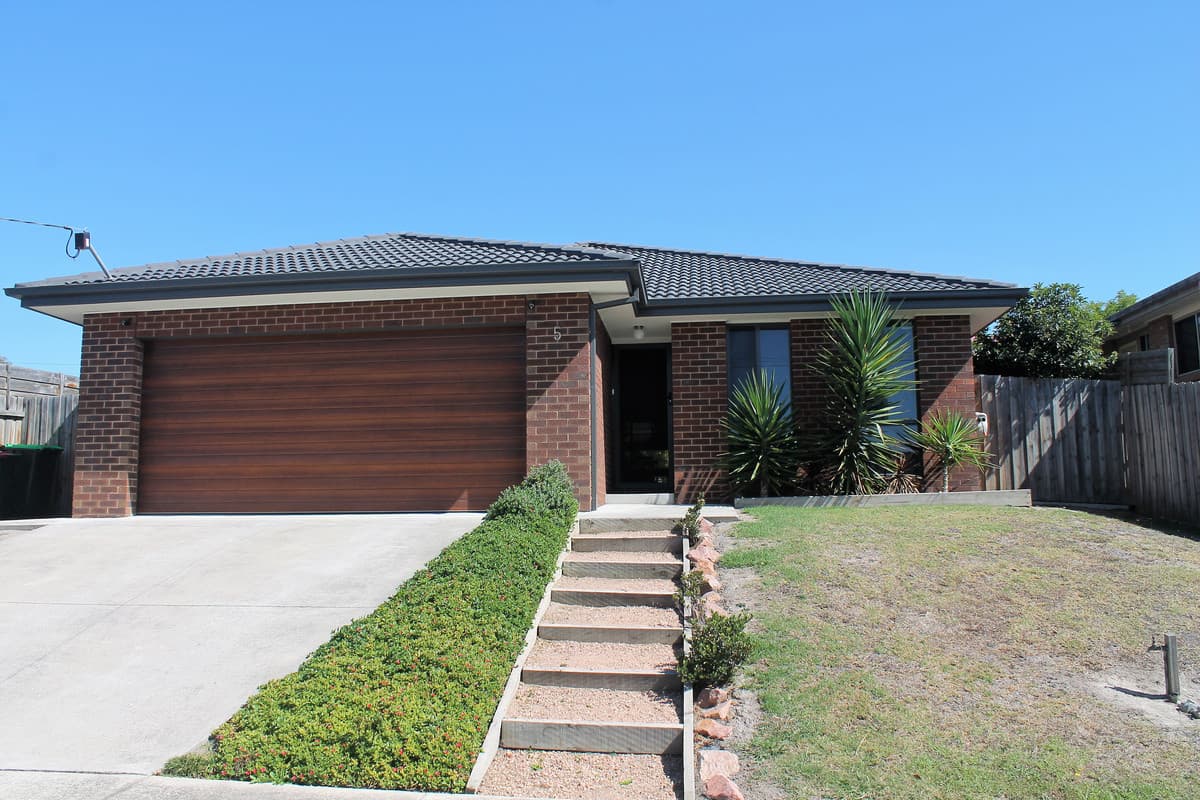 5 Dunbar Grove, Churchill VIC 3842, Churchill - Image 1