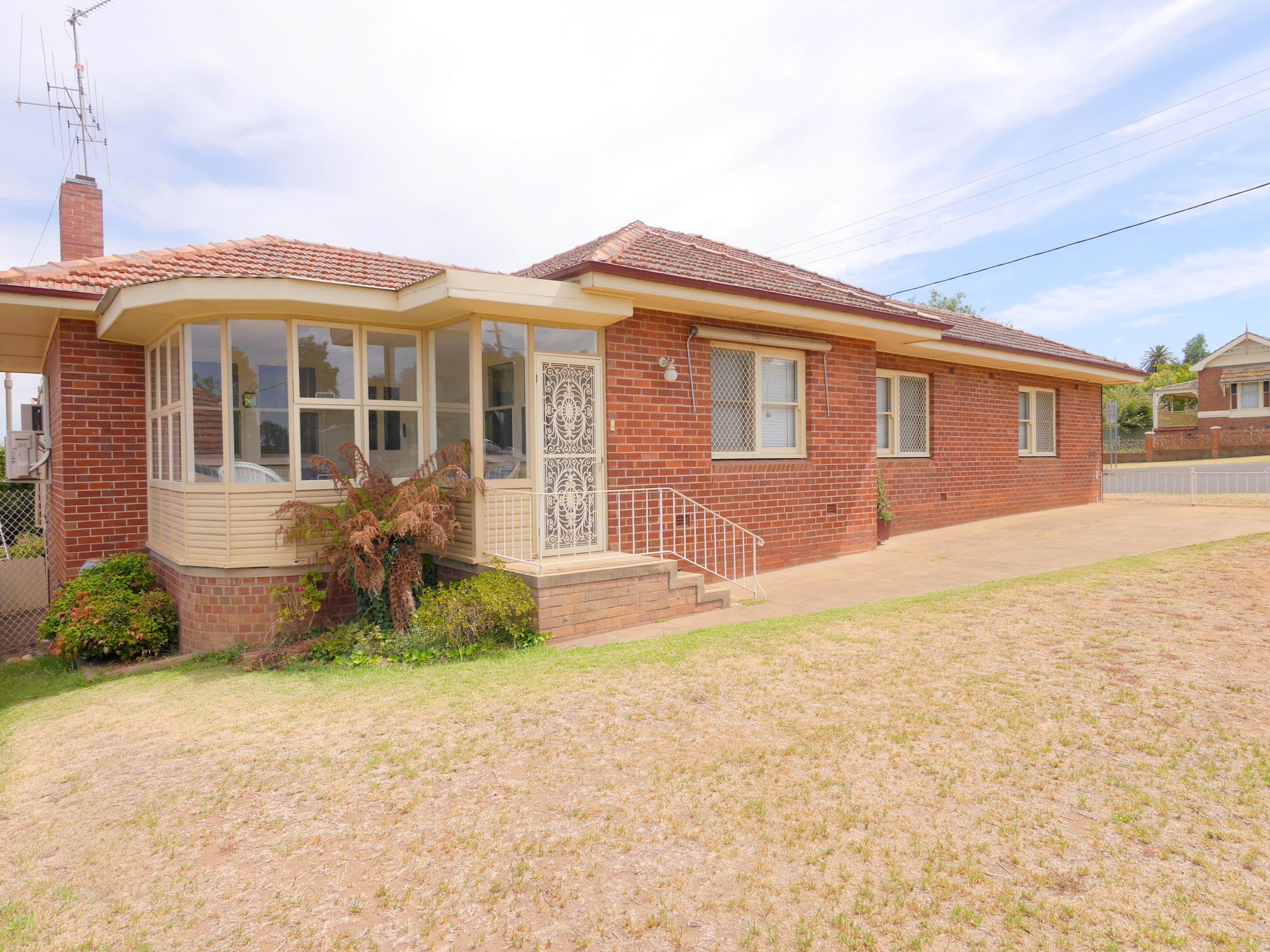 10 Lachlan Street, Cowra - Image 1