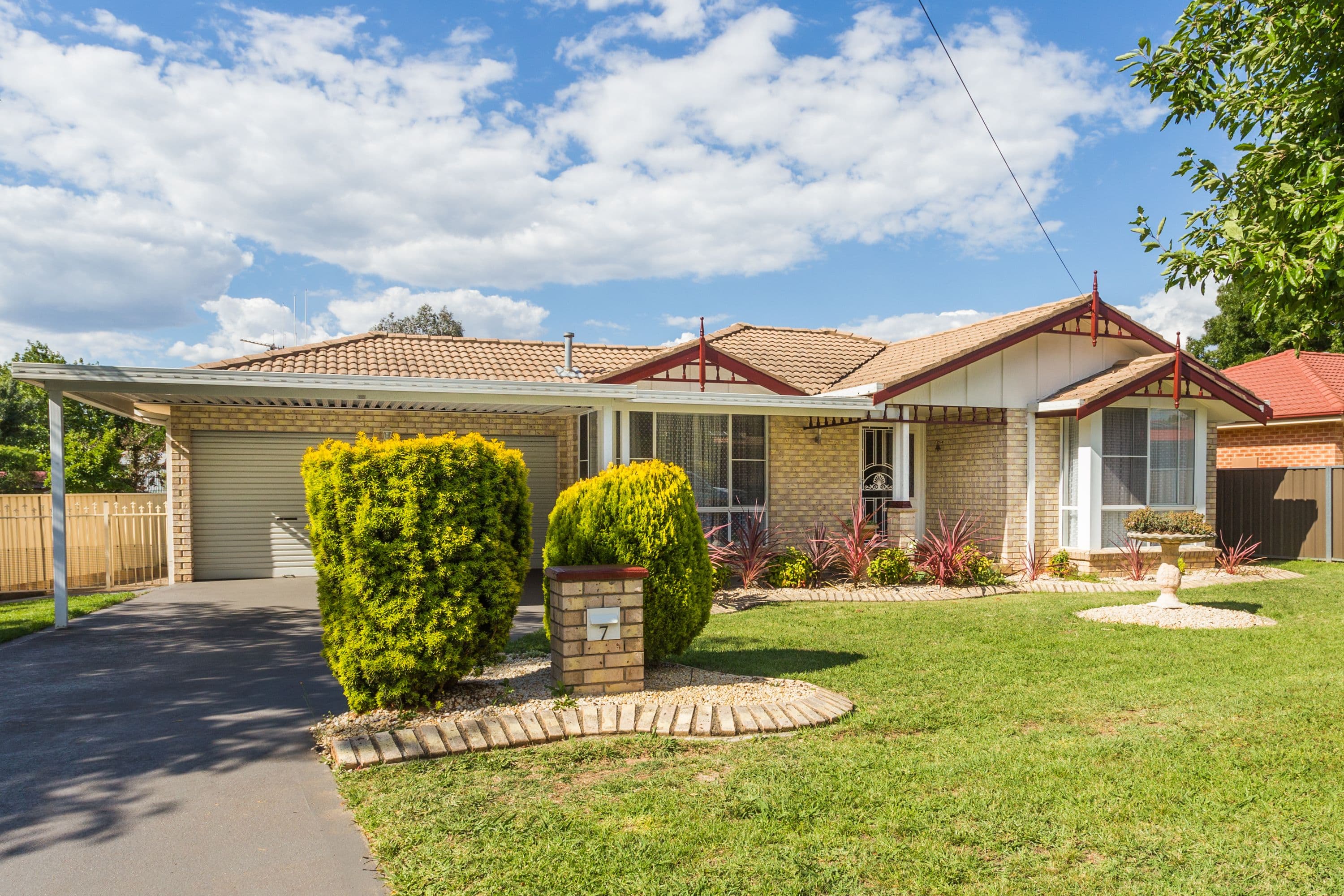 7 Newman Street, Orange - Image 1