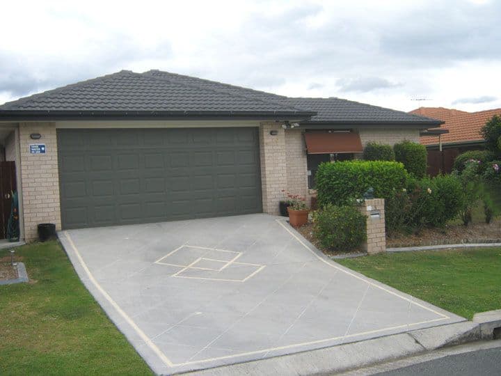 3 Leonie Place, DOOLANDELLA QLD 4077, Doolandella - Image 1