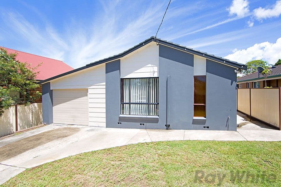 1 Walu Avenue, Budgewoi - Image 1