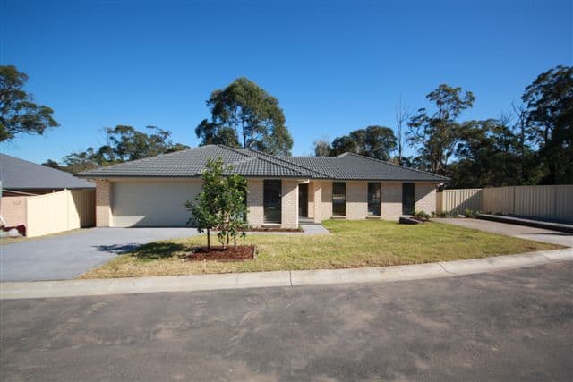 2 Lesley Avenue, EDGEWORTH NSW 2285, Edgeworth - Image 1