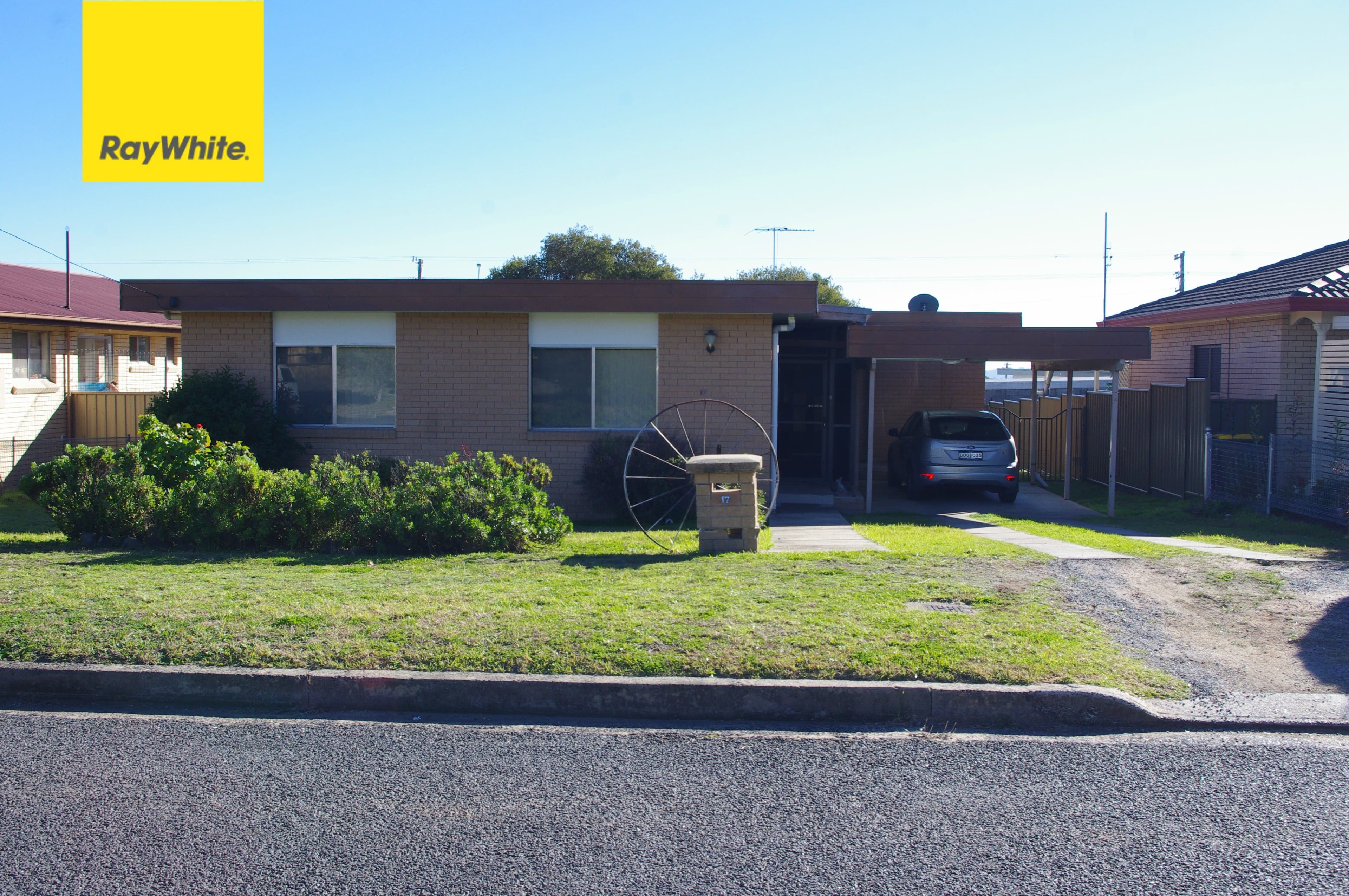 17 Lauder Street, Inverell - Image 1
