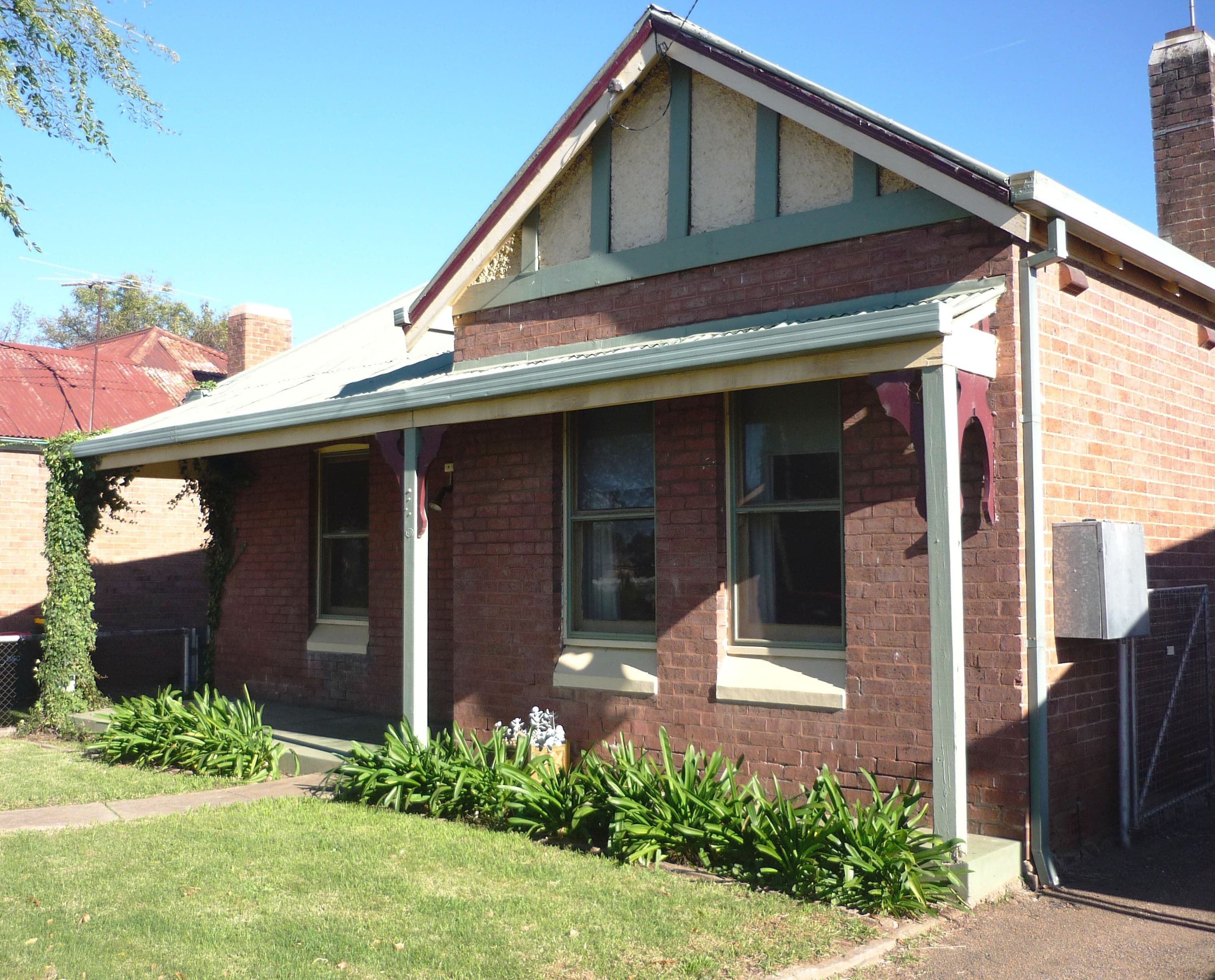 49 Hovell Street, Cootamundra - Image 1