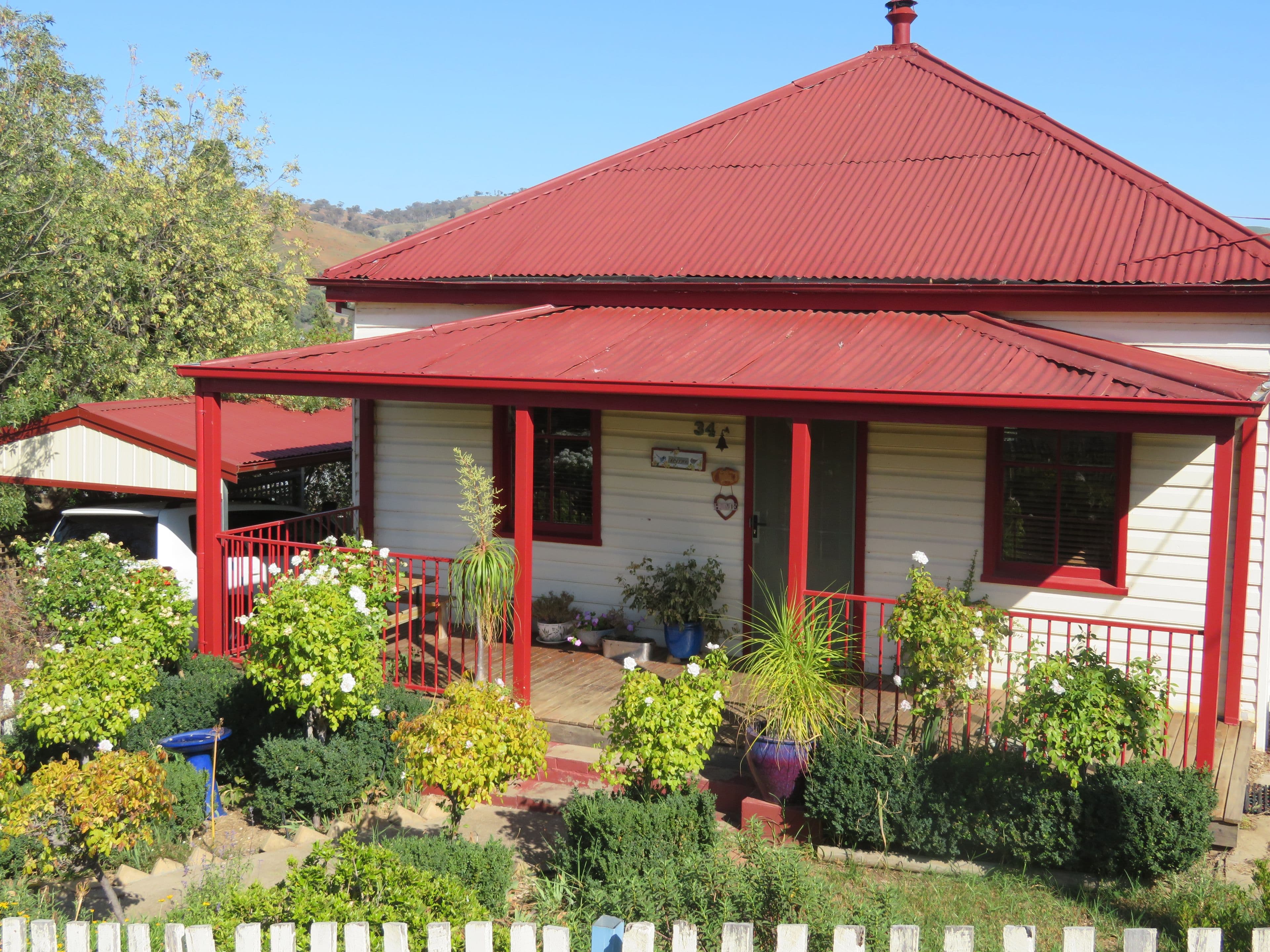 34 Tor Street, Gundagai NSW 2722, Gundagai - Image 1