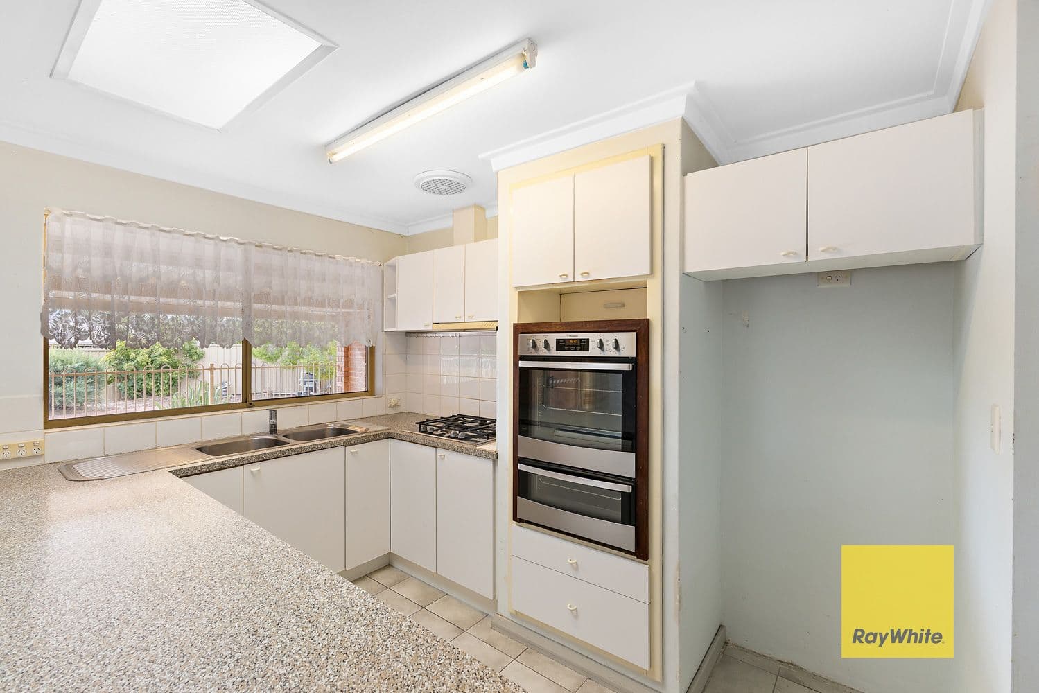 9 Petrel Court, Huntingdale WA 6110, Huntingdale - Image 1