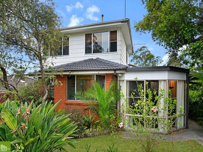 23 Gerard Avenue, Farmborough Heights - Image 1