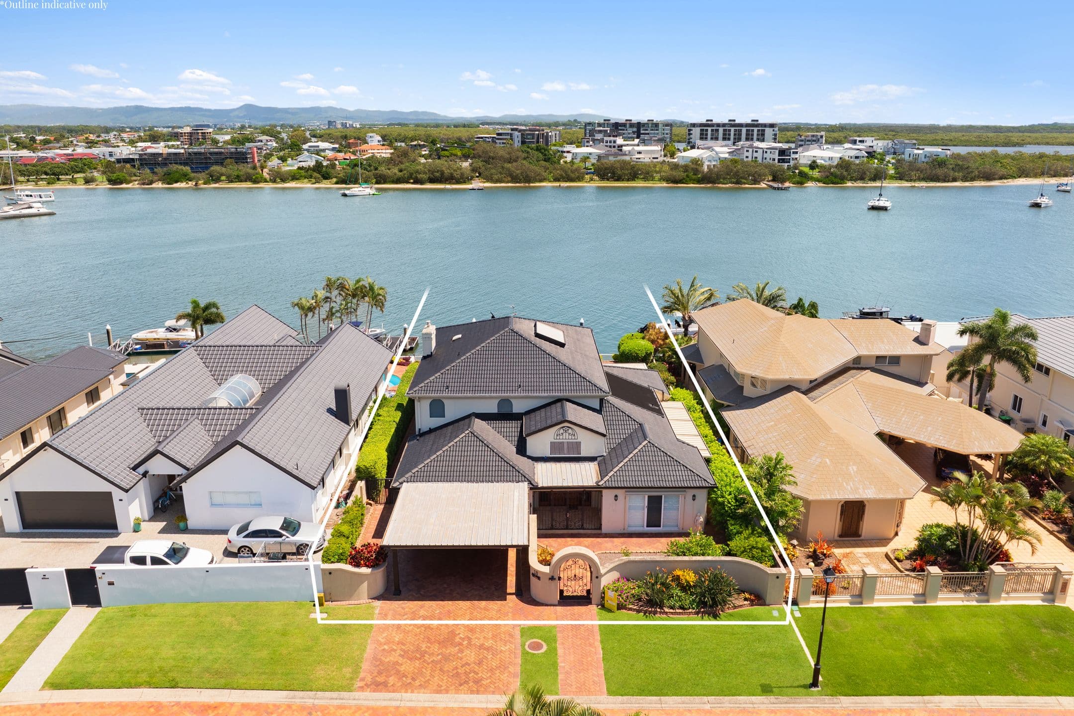 18 Excalibur Court, Sovereign Islands QLD 4216, Sovereign Islands - Image 1