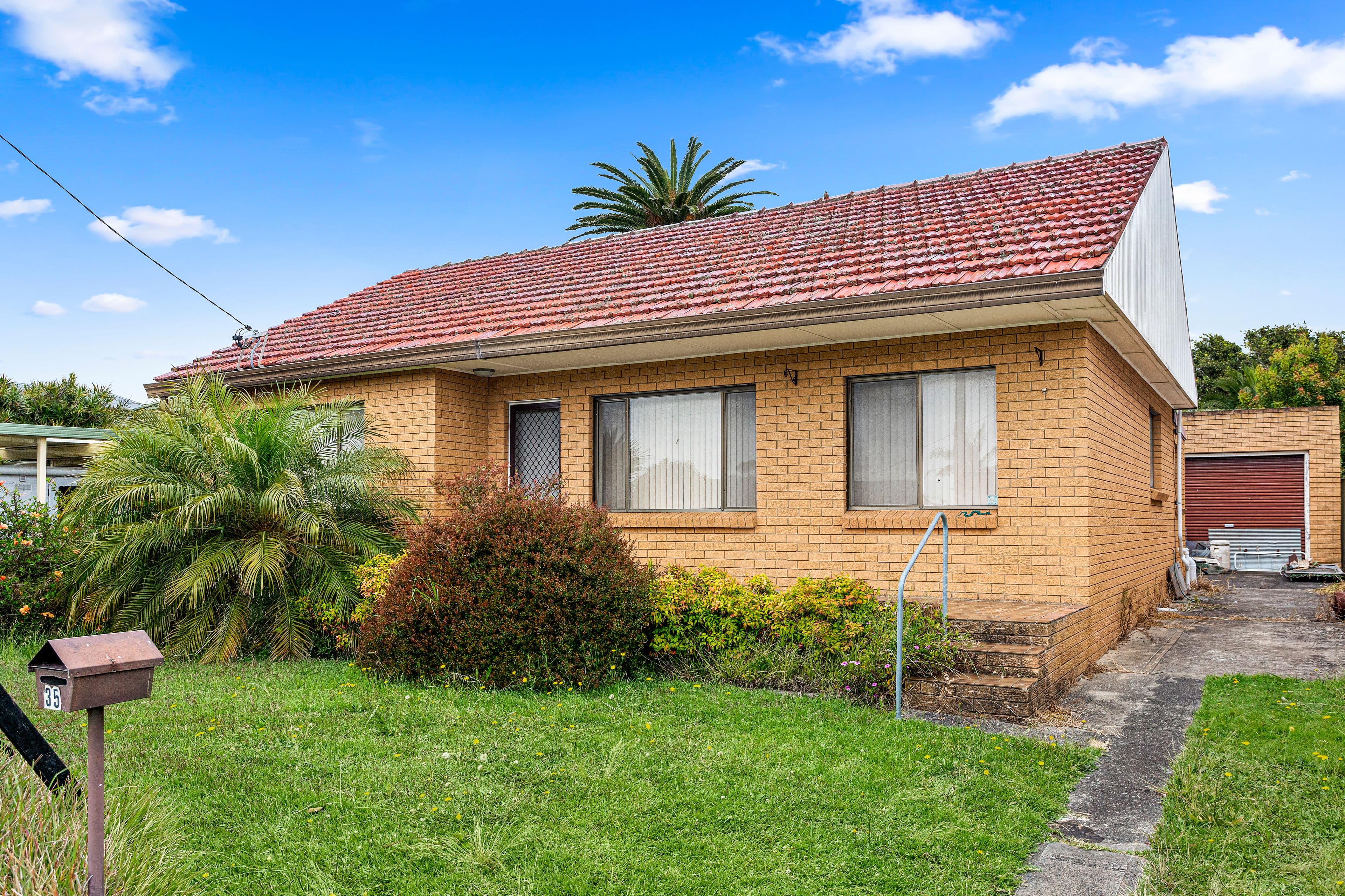 35 McGregor Avenue, Barrack Heights NSW 2528, Barrack Heights - Image 1
