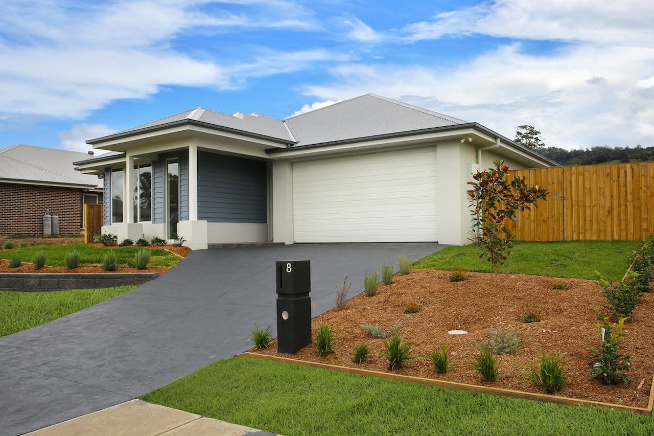 8 Parker Crescent, Berry - Image 1