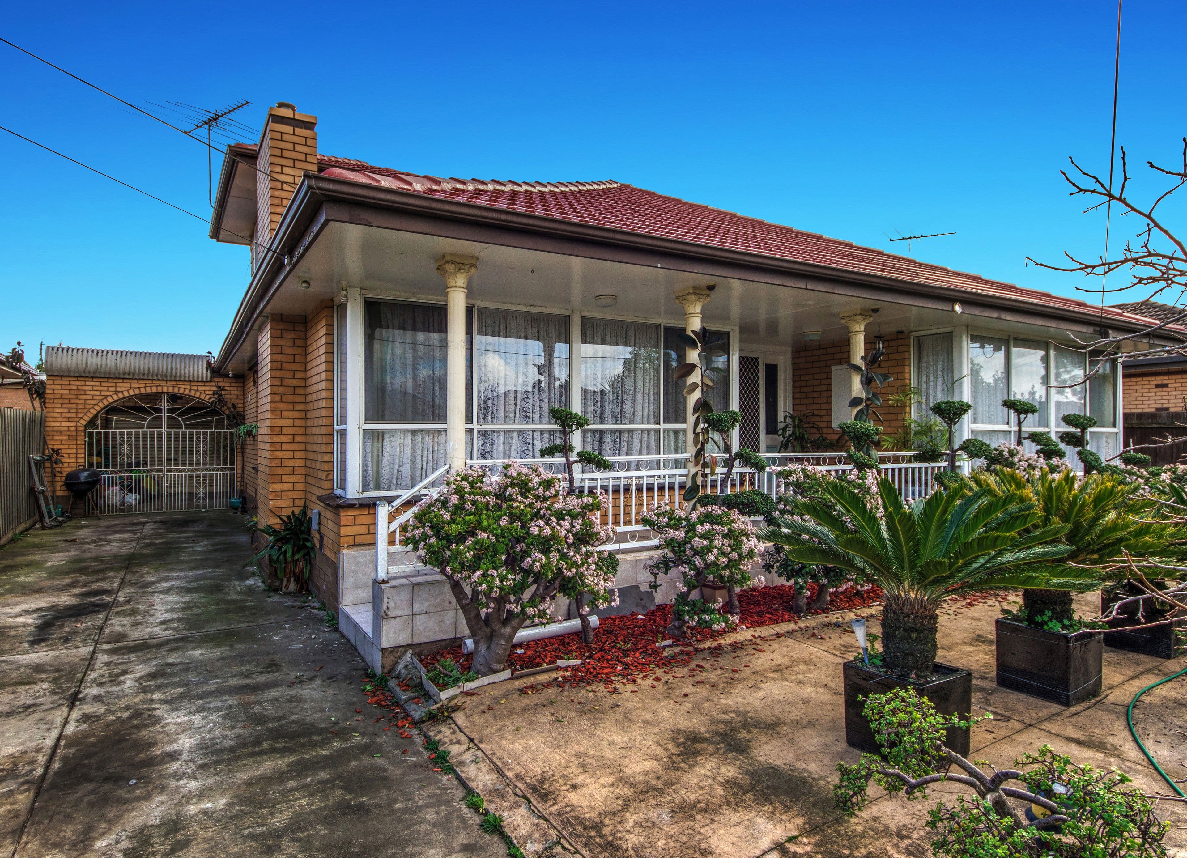 27 Mulhall Drive, St Albans VIC 3021, St Albans - Image 1