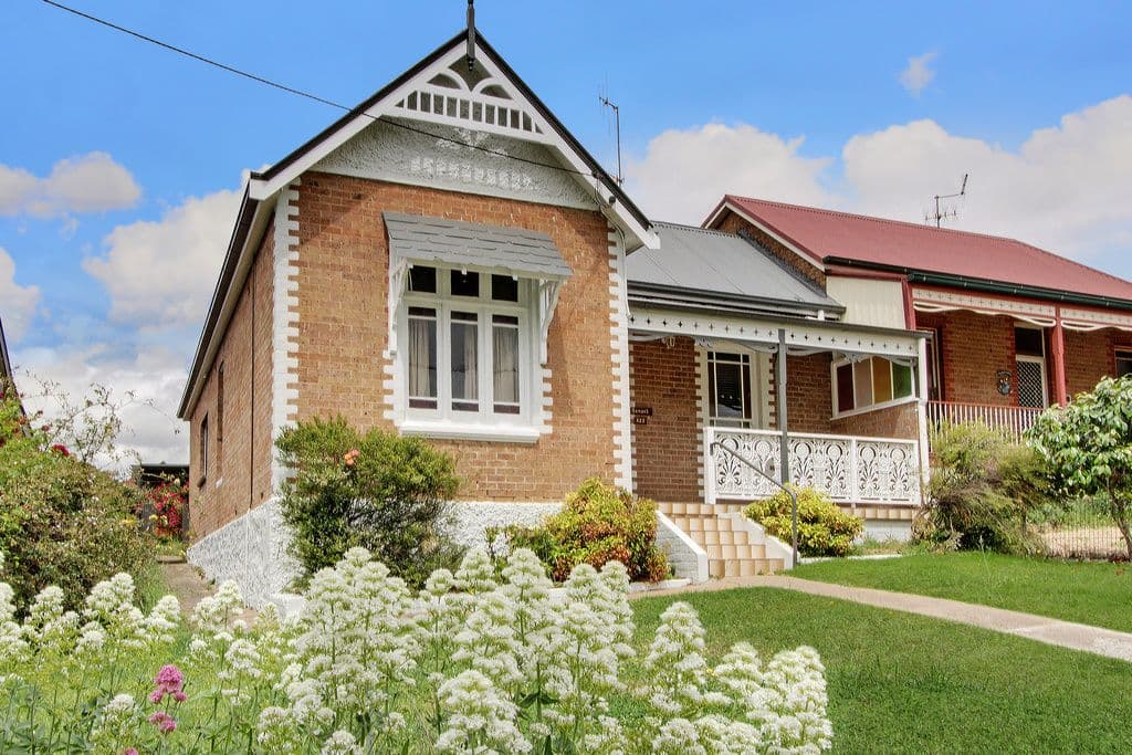122 Clinton Street, Goulburn - Image 1