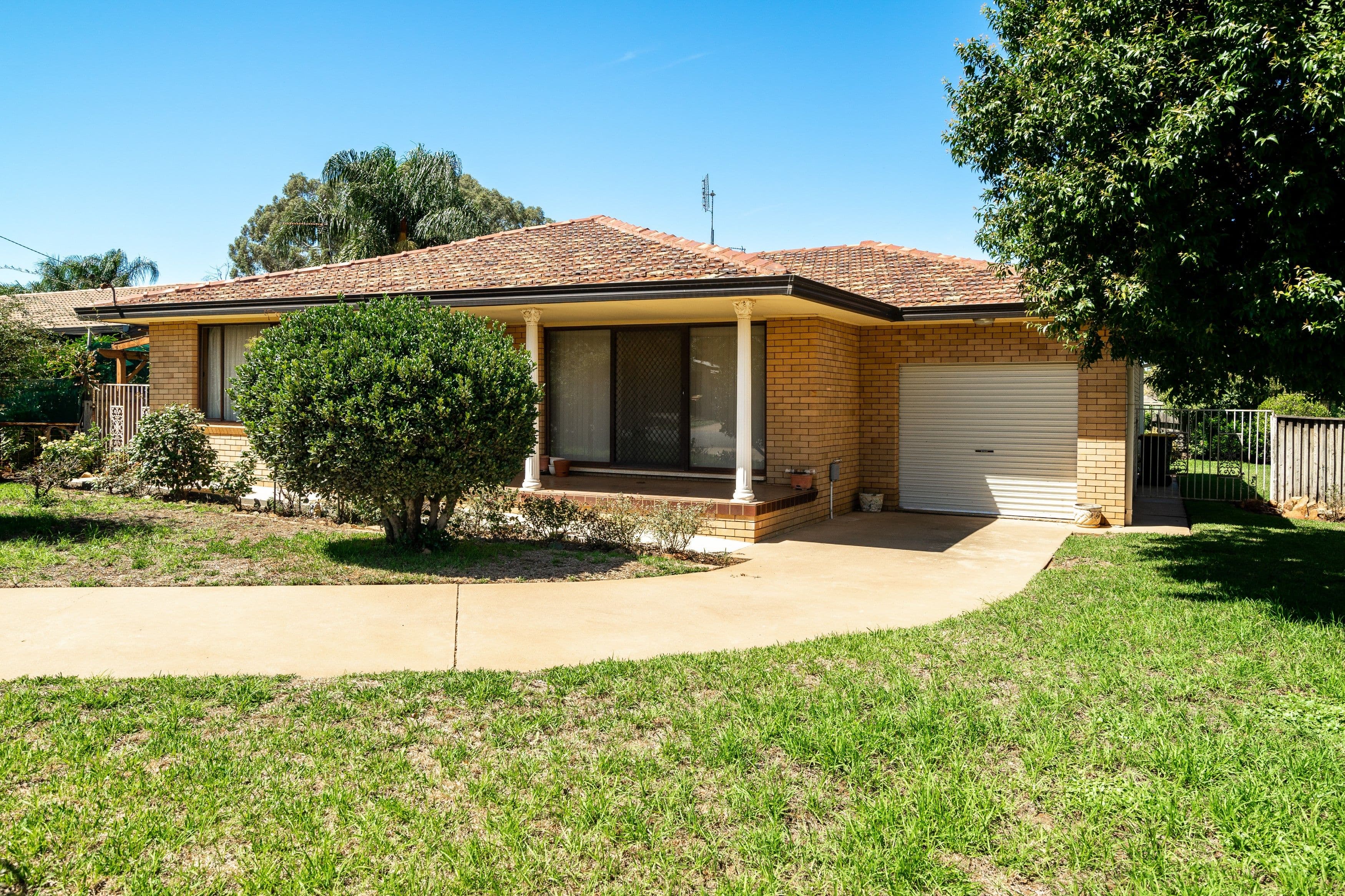 27 Coral Crescent, Dubbo NSW 2830, Dubbo - Image 1