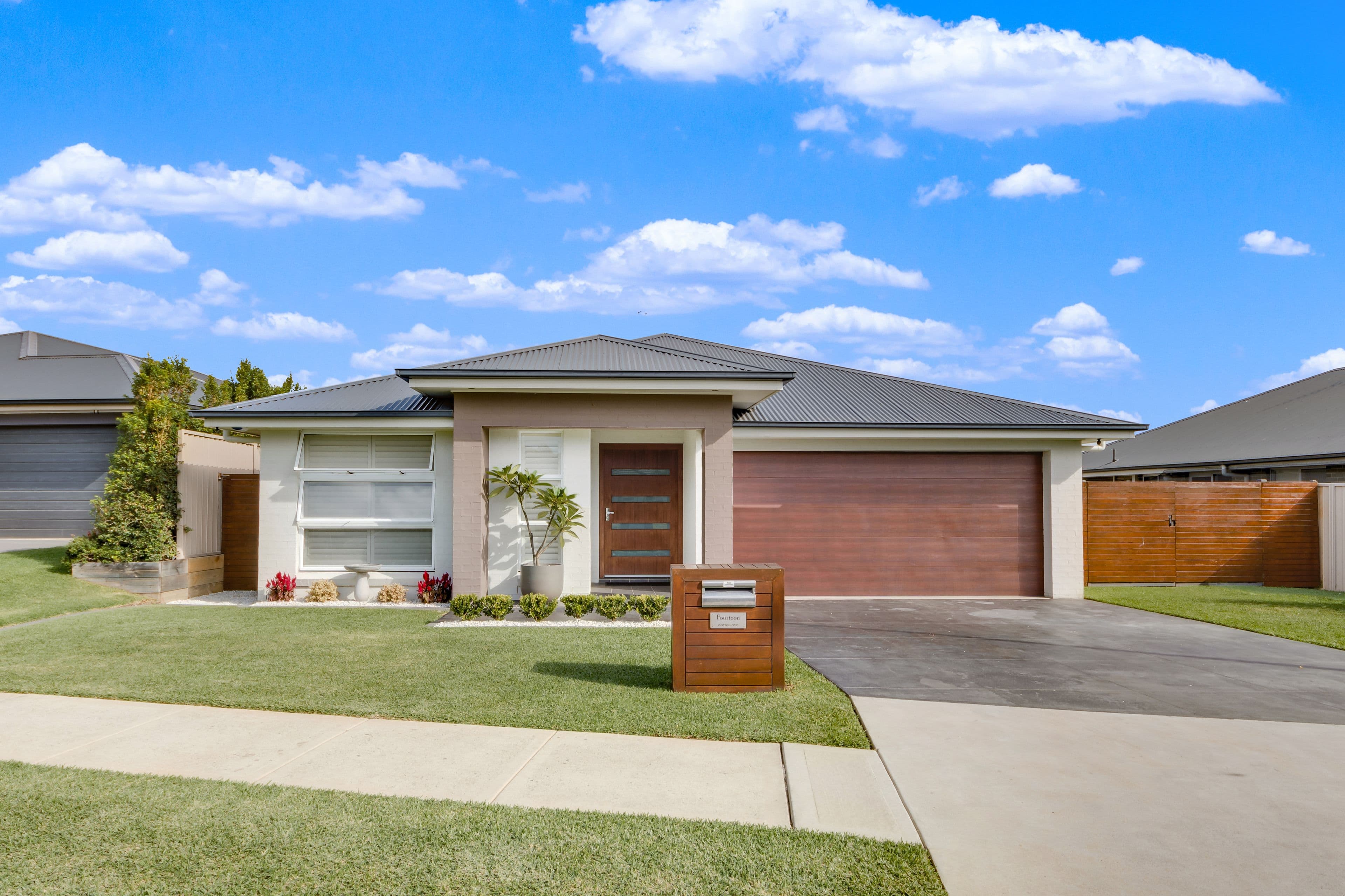 14 Easton Avenue, Spring Farm - Image 1