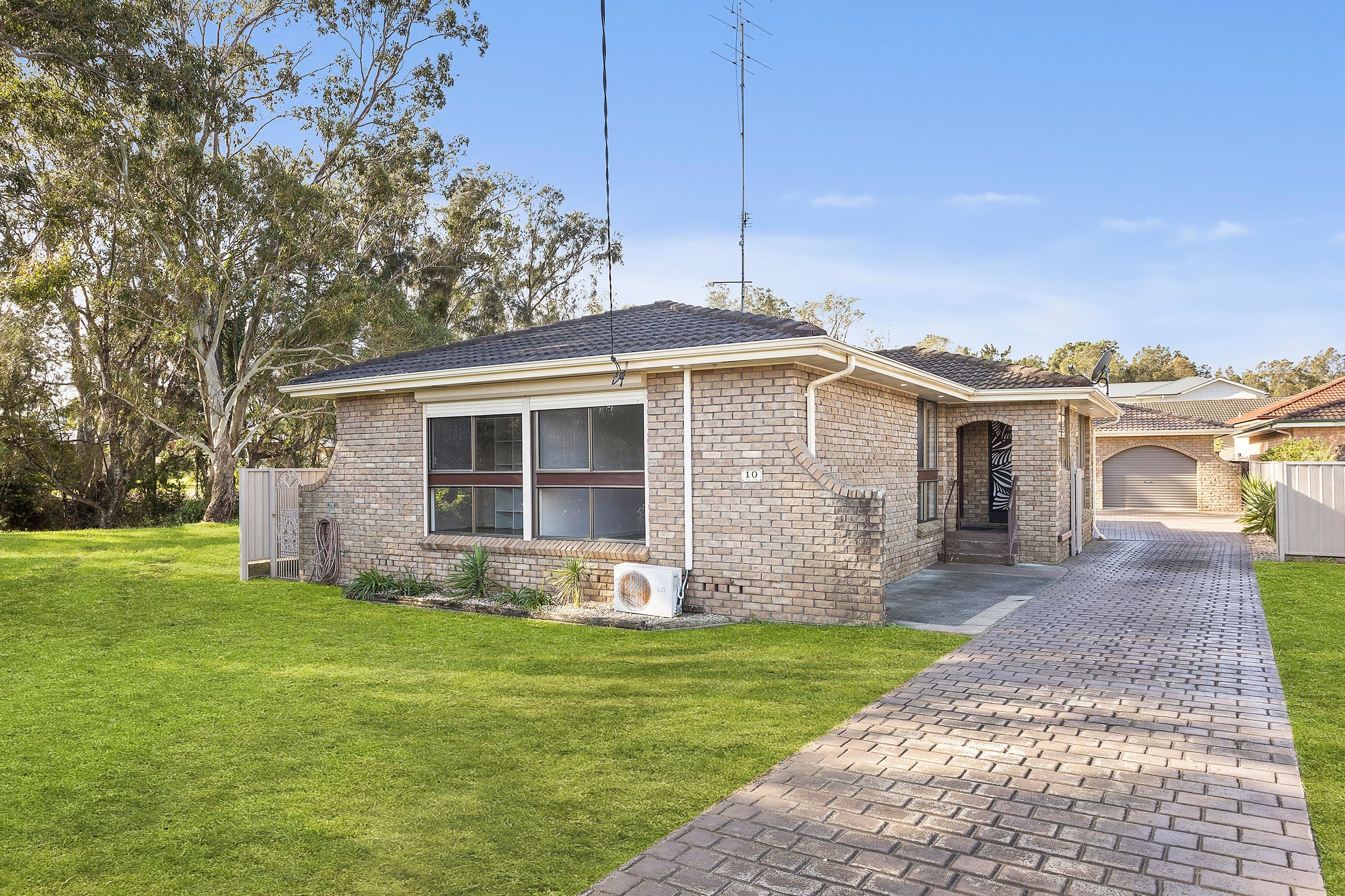 10 Moore Street, Oak Flats NSW 2529, Oak Flats - Image 1