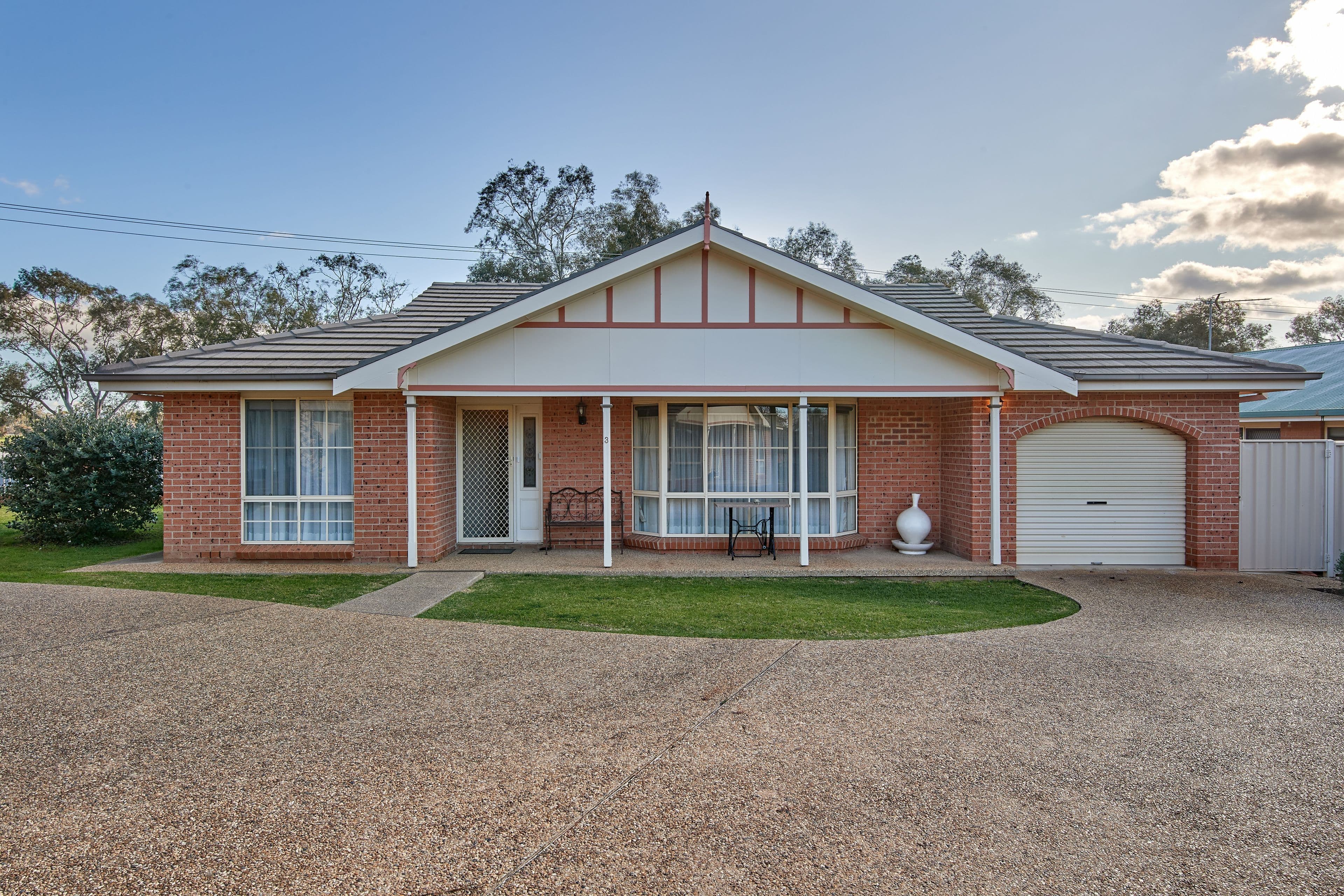1 Honeysuckle Place, Lake Albert NSW 2650, Lake Albert - Image 1