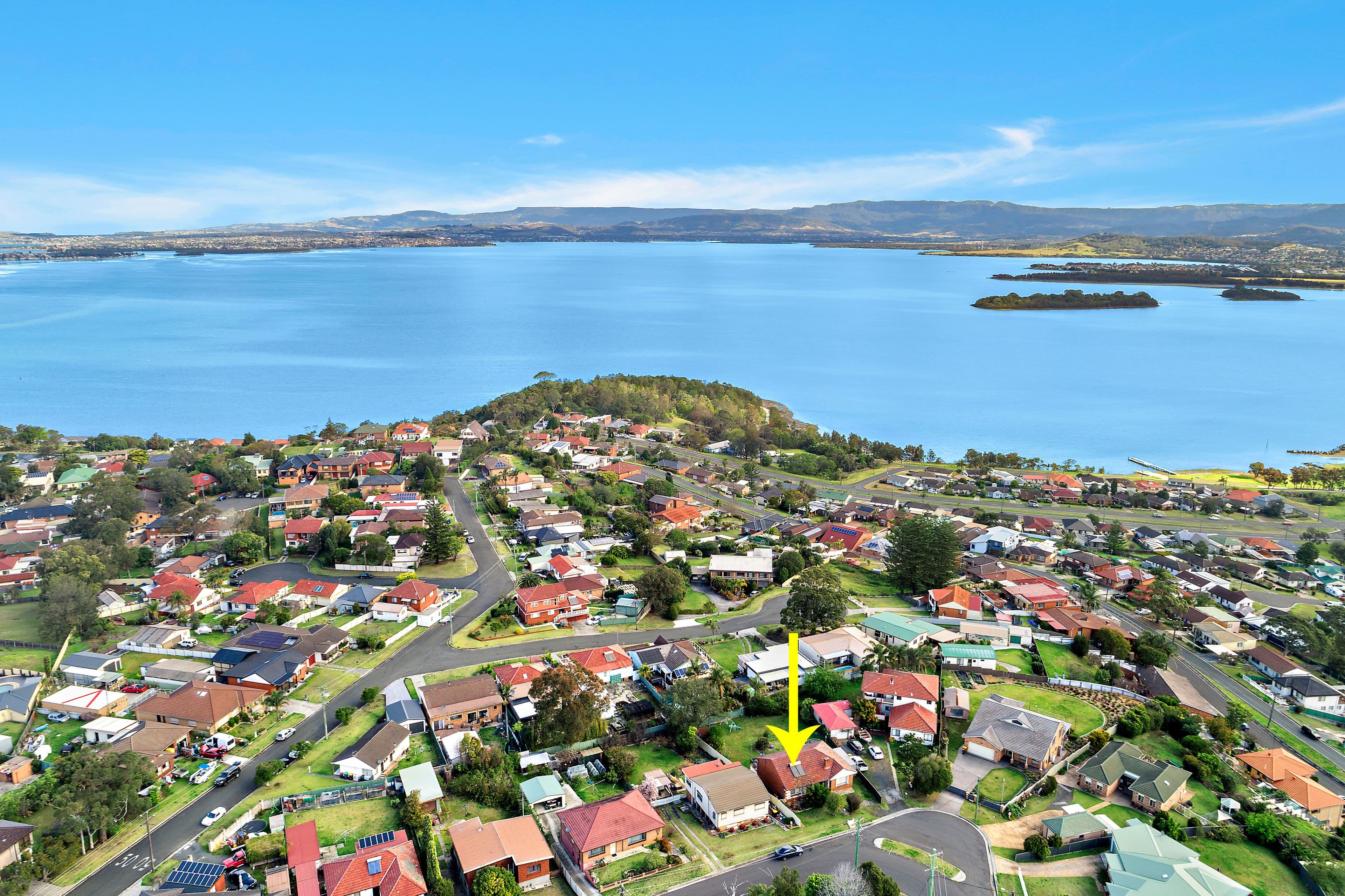 30 Noble Parade, Lake Heights - Image 1