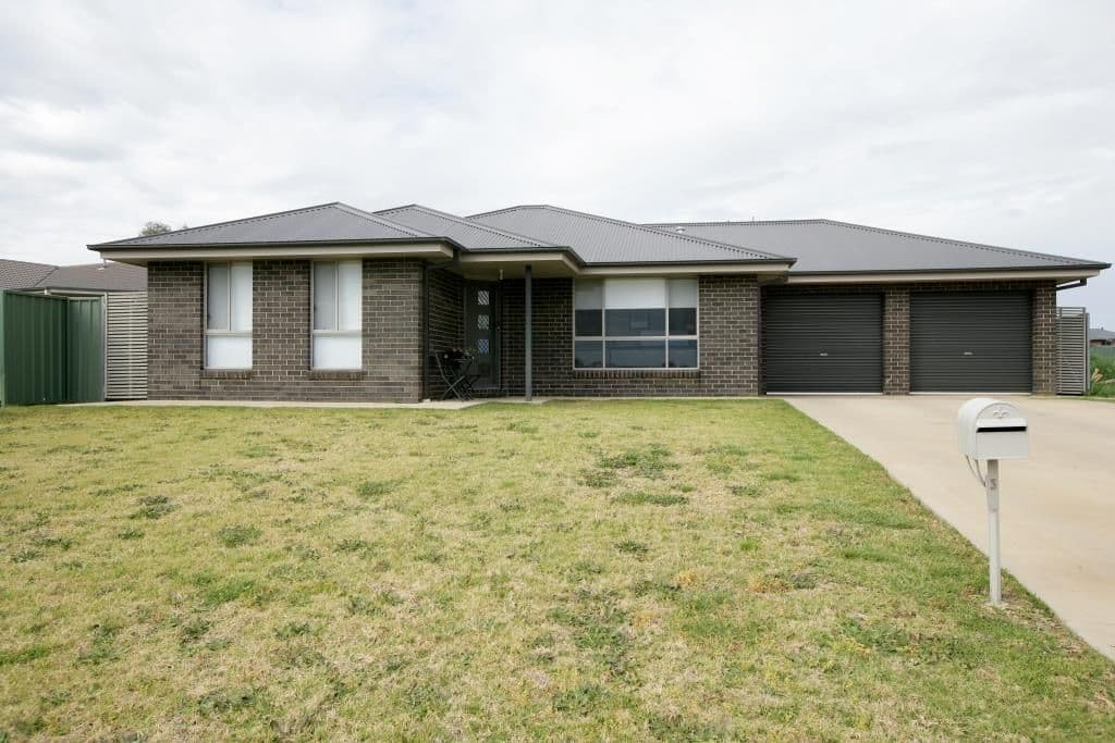 3 Beech Street, FOREST HILL NSW 2651, Forest Hill - Image 1