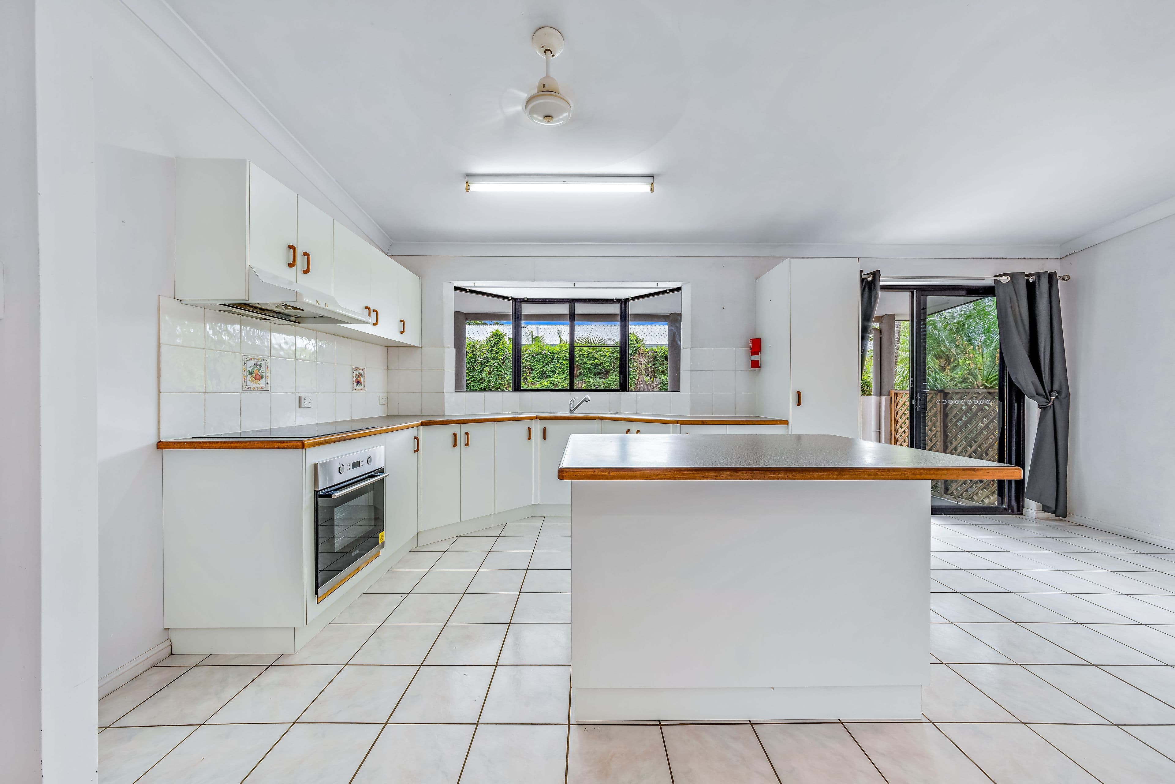 12 Catherine Crescent, Jubilee Pocket QLD 4802, Jubilee Pocket - Image 1