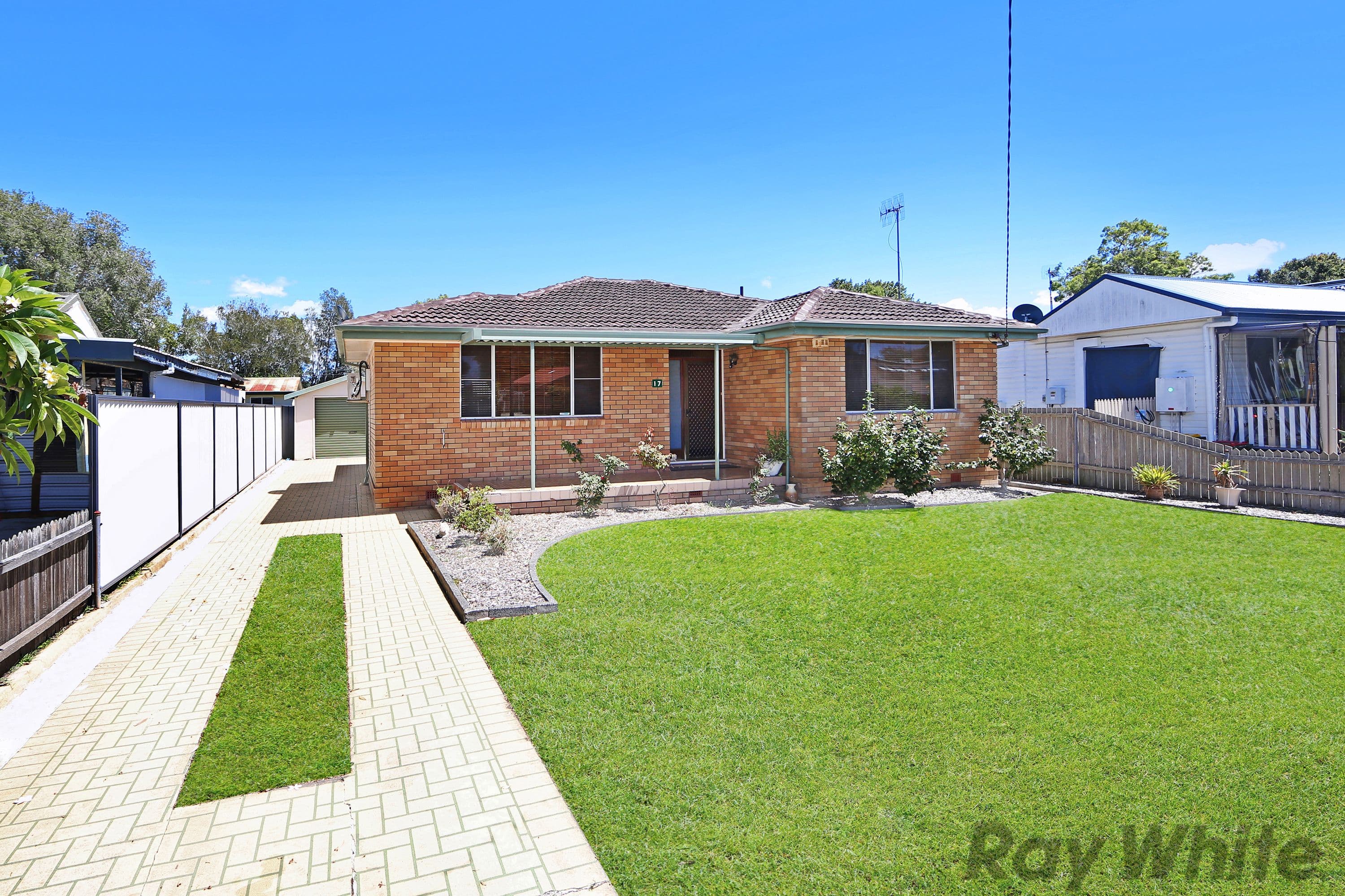 17 Kewalo Avenue, Budgewoi - Image 1