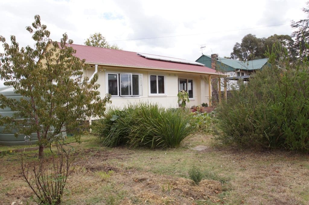 2 Mclean Avenue, Armidale - Image 1