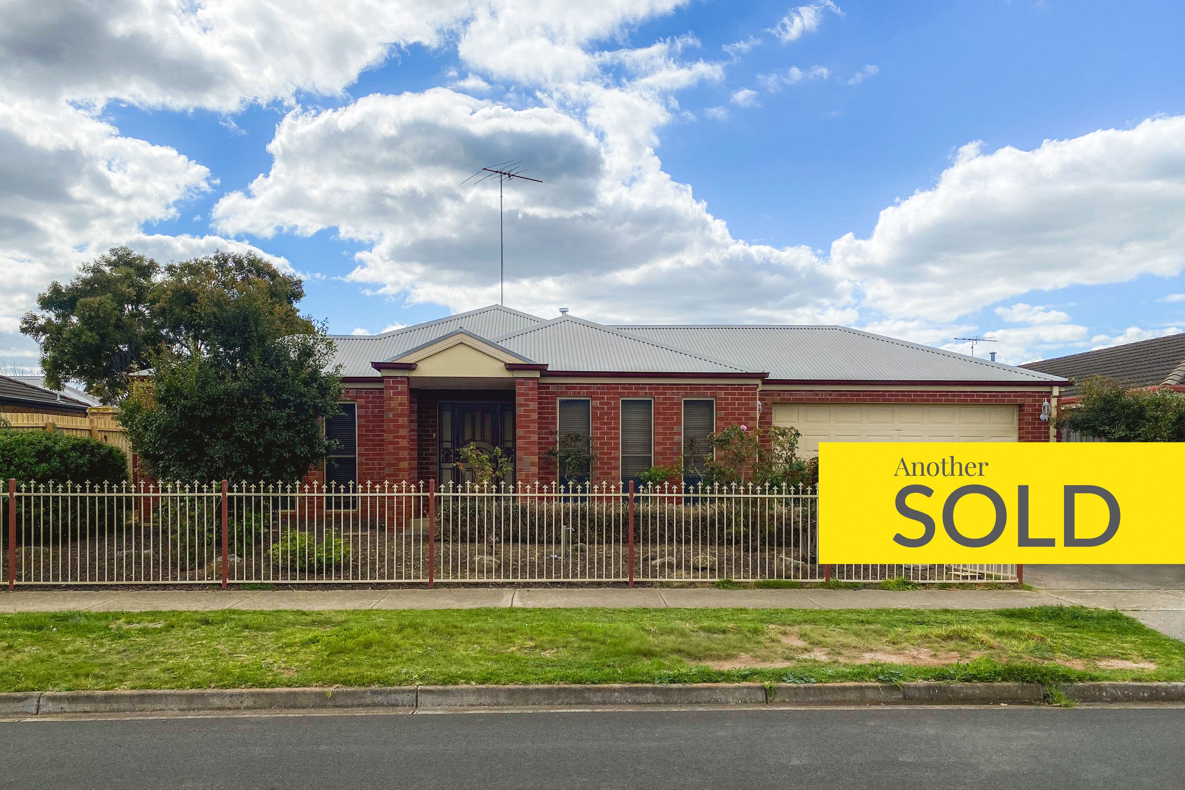 27 Country Gardens Drive, Lara VIC 3212, Lara - Image 1