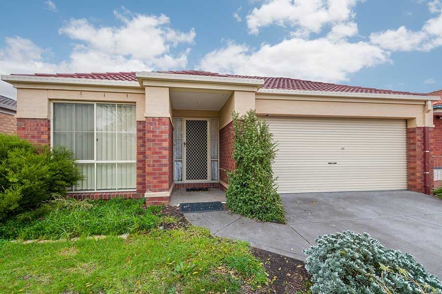 15 Berrima Close, Craigieburn VIC 3064, Craigieburn - Image 1
