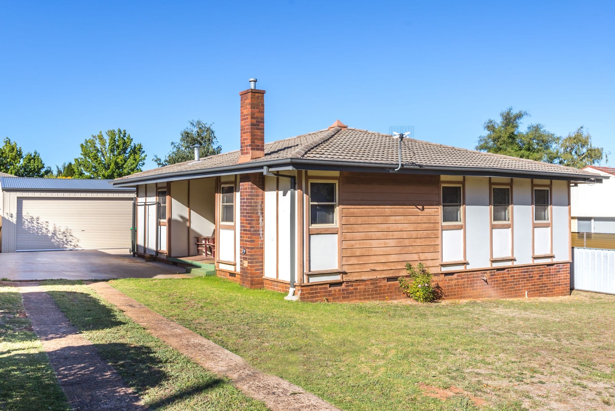 33 Adina Crescent, Orange - Image 1
