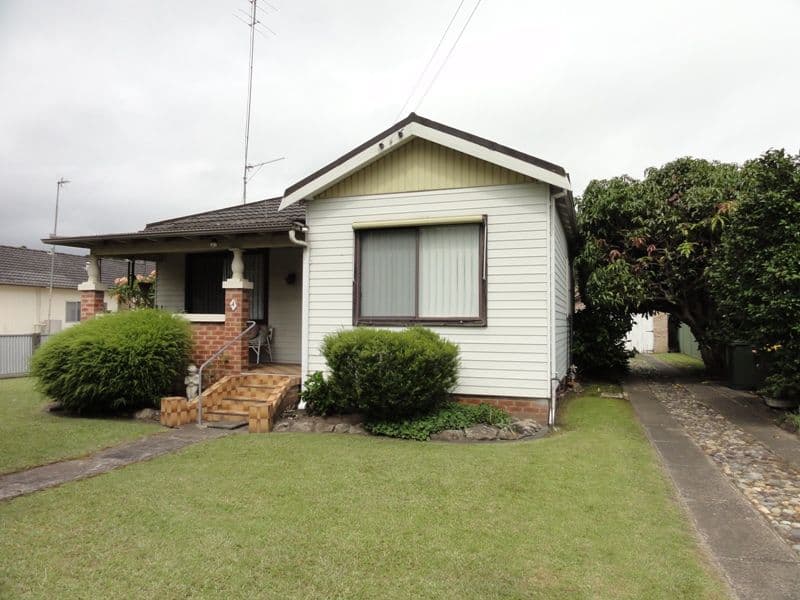 4 Station Street, DAPTO NSW 2530, Dapto - Image 1