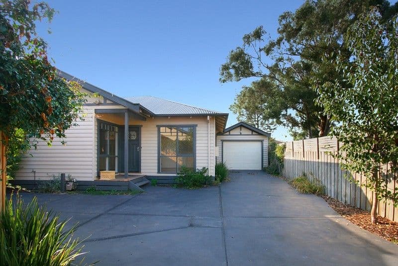 13 Eleebana Avenue, Hughesdale VIC 3166, Hughesdale - Image 1